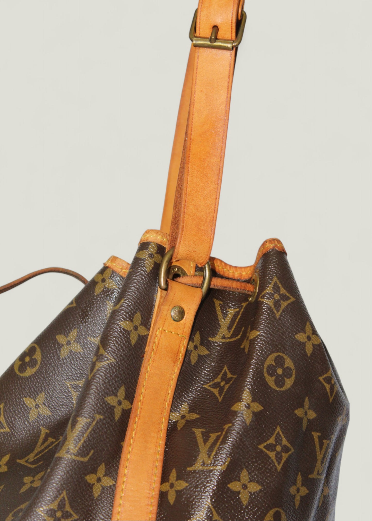 Preloved | LOUIS VUITTON Petit Noé Skuldertaske i Monogram Canvas (Lille)