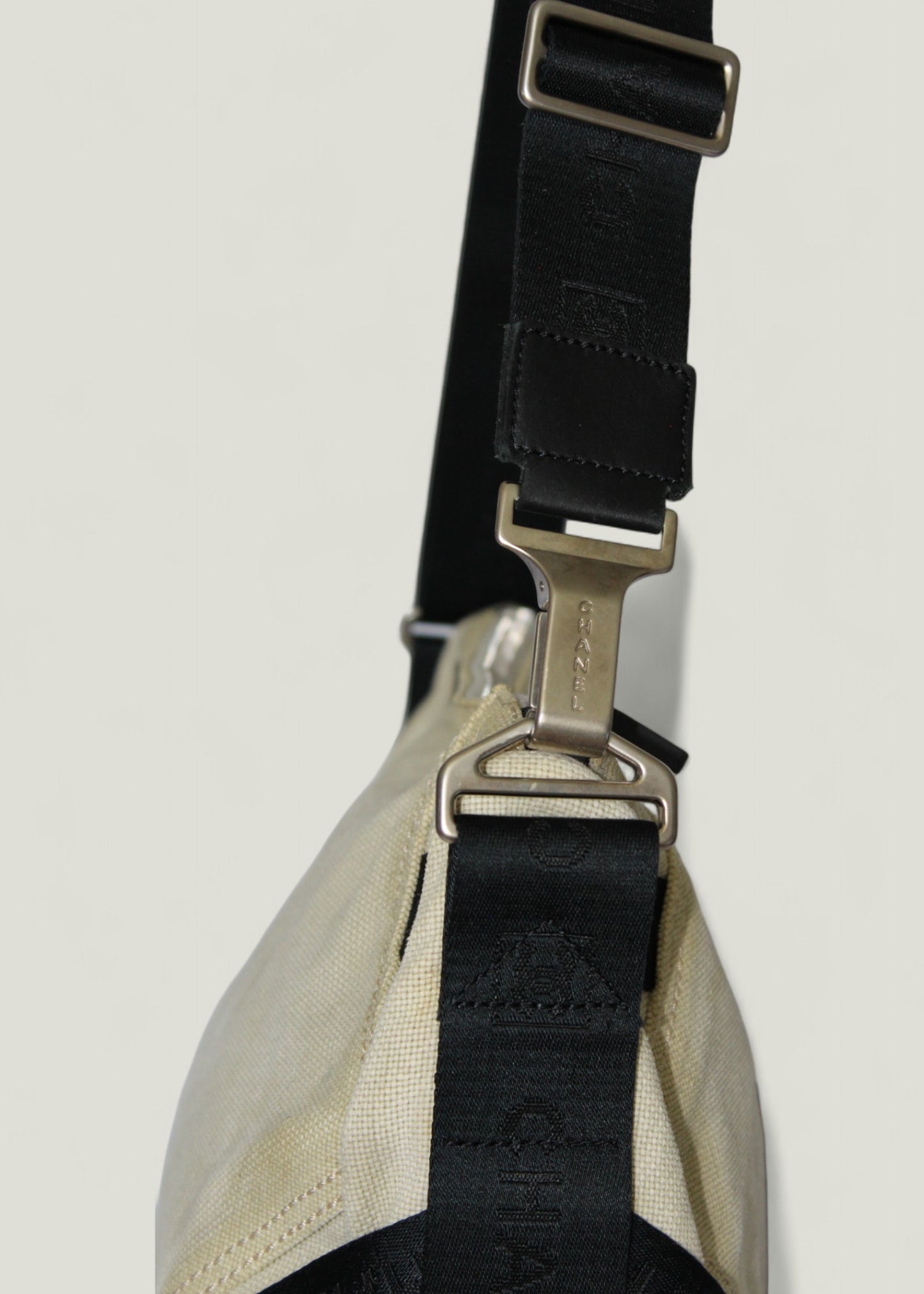 Preloved | CHANEL Sport Line CC Crossbody i Beige & Sort