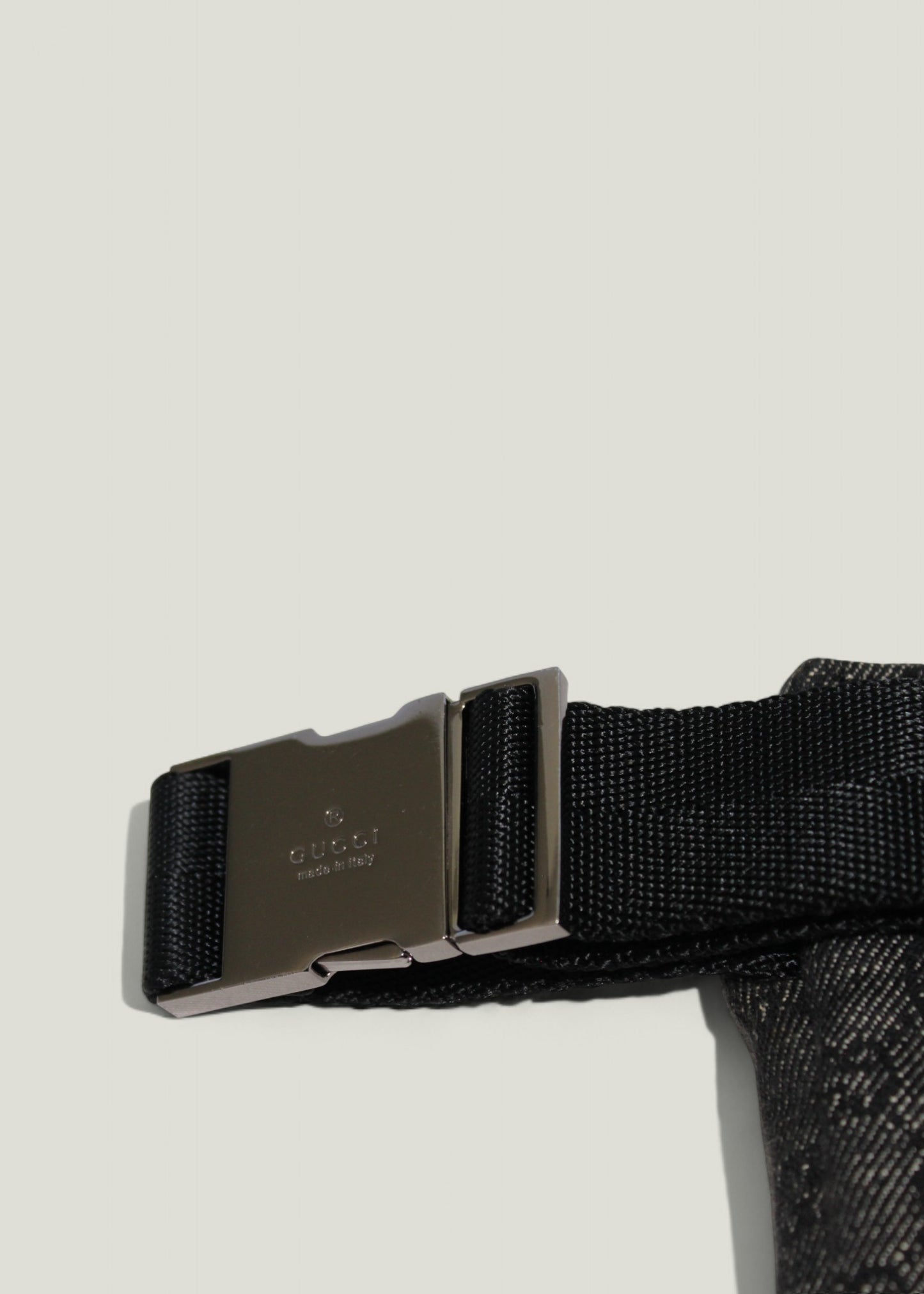 Preloved | GUCCI GG Canvas Bæltetaske i Metallic / Sort Canvas