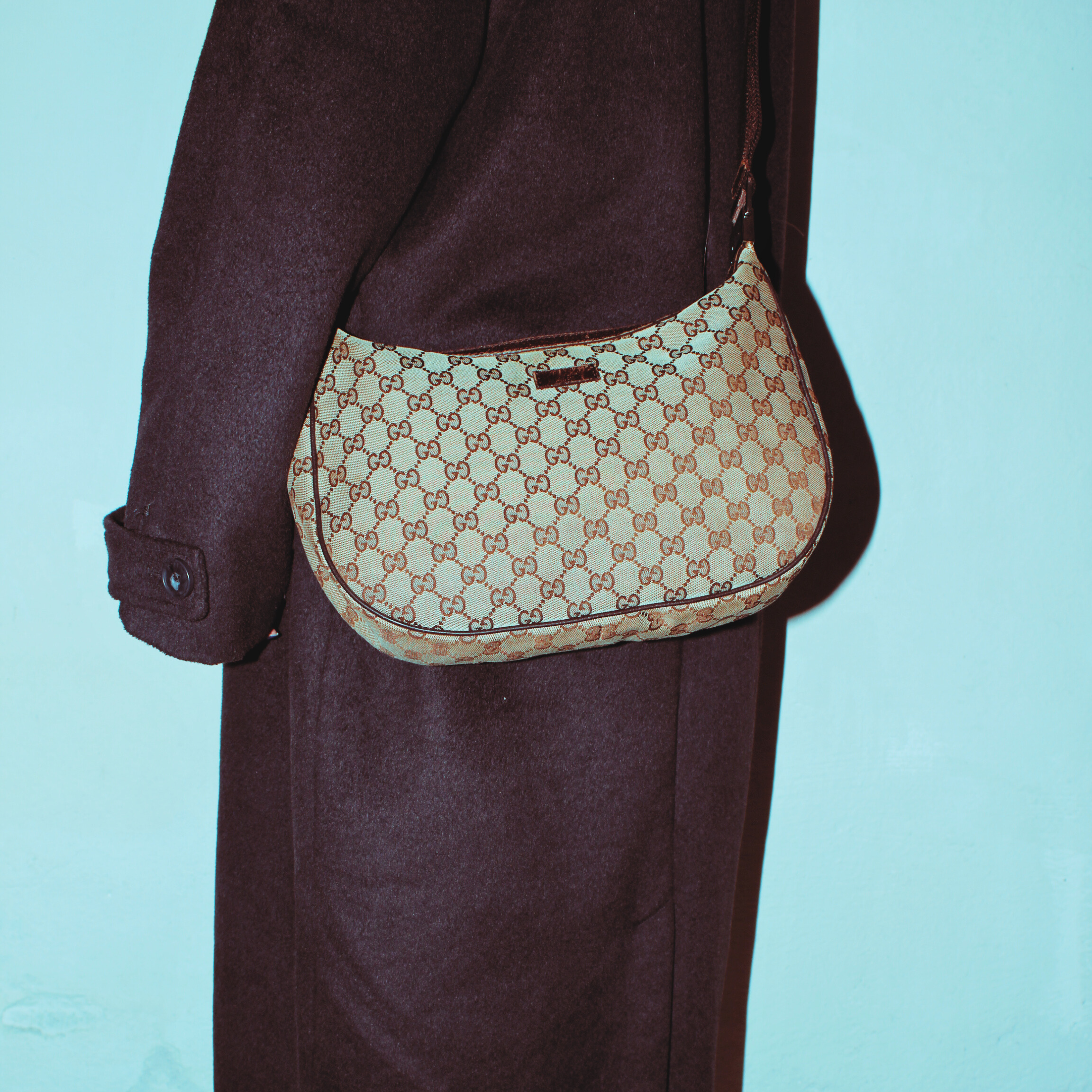 CROSSBODY