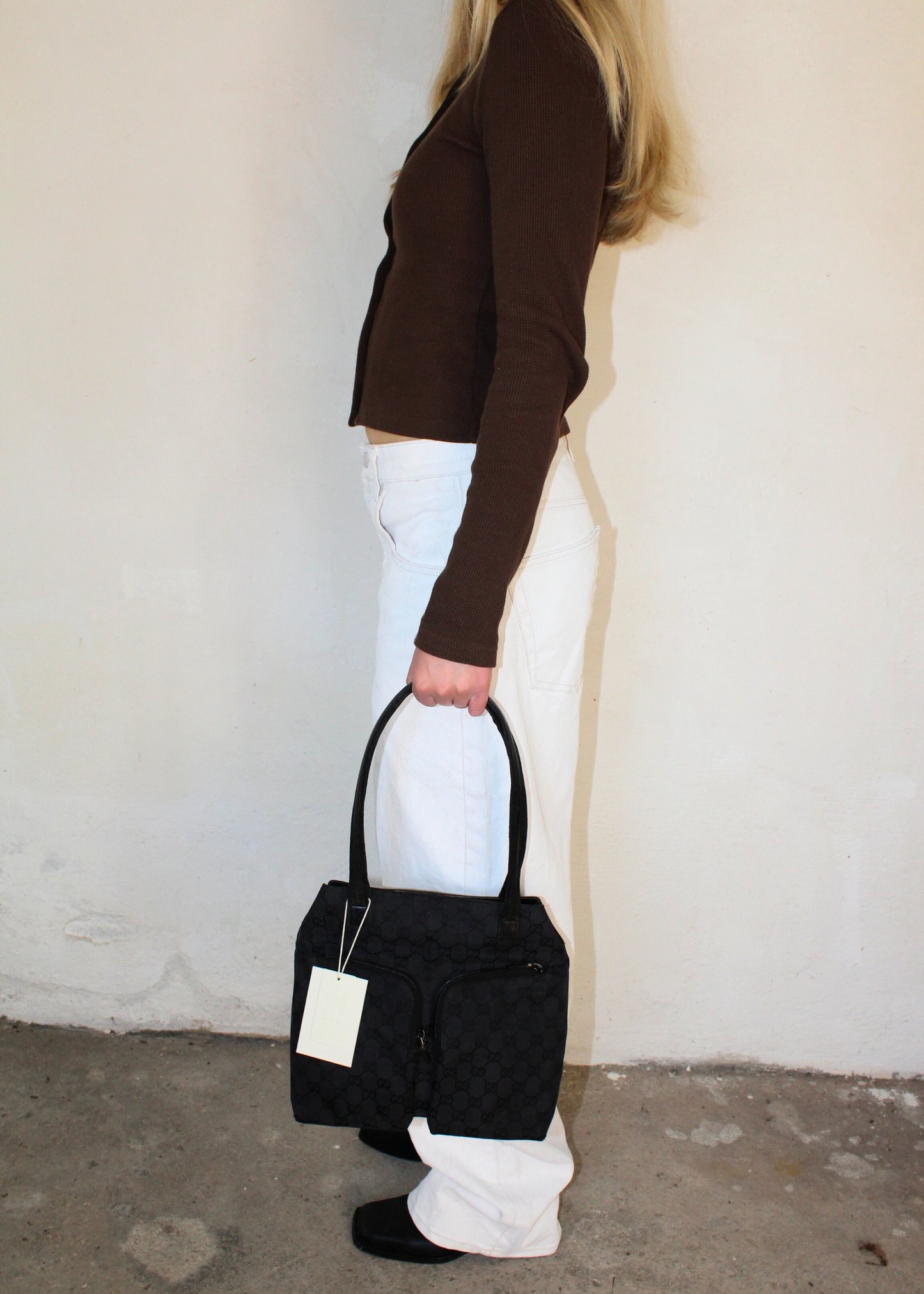 Preloved | GUCCI GG Canvas Håndtaske i Sort med Dobbelt Lynlåslomme