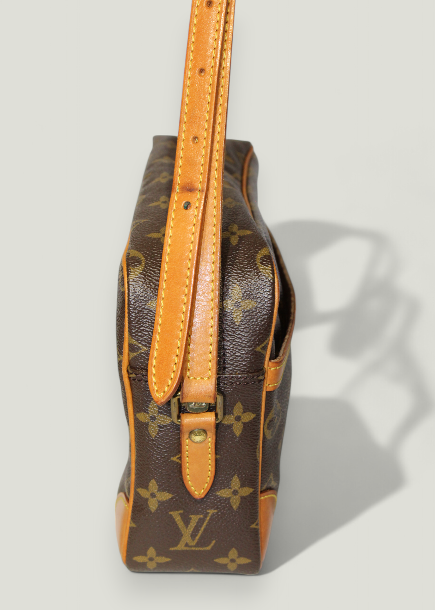 Preloved | Louis Vuitton Trocadero 27 Crossbody i Monogram Canvas