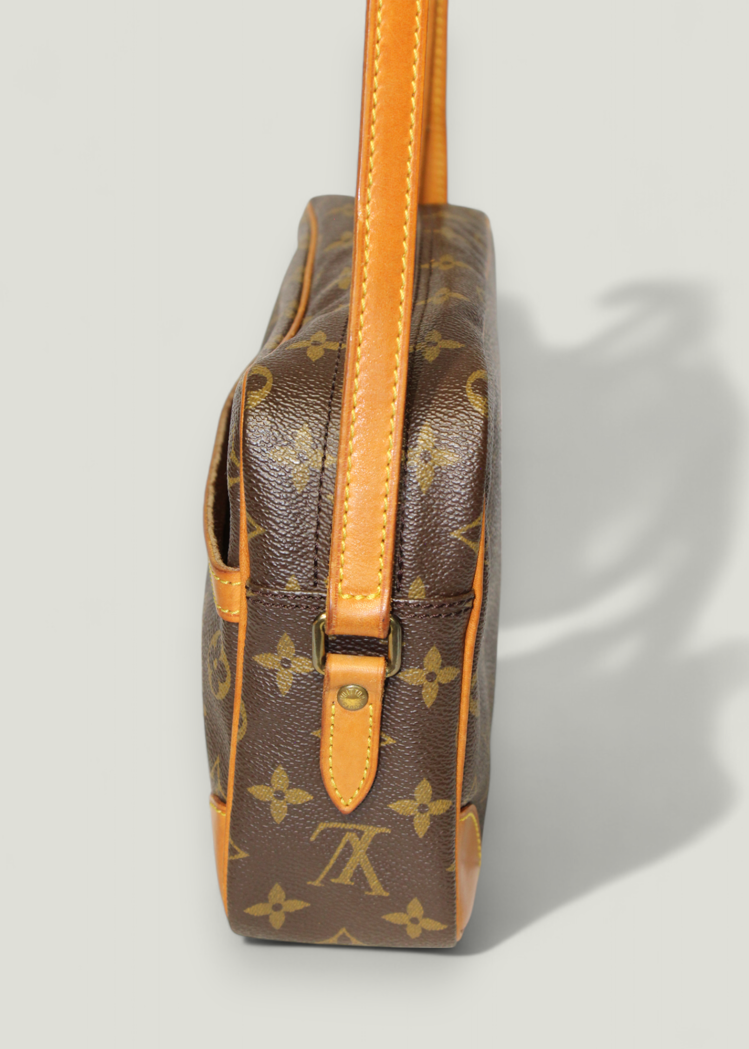 Preloved | Louis Vuitton Trocadero 27 Crossbody i Monogram Canvas