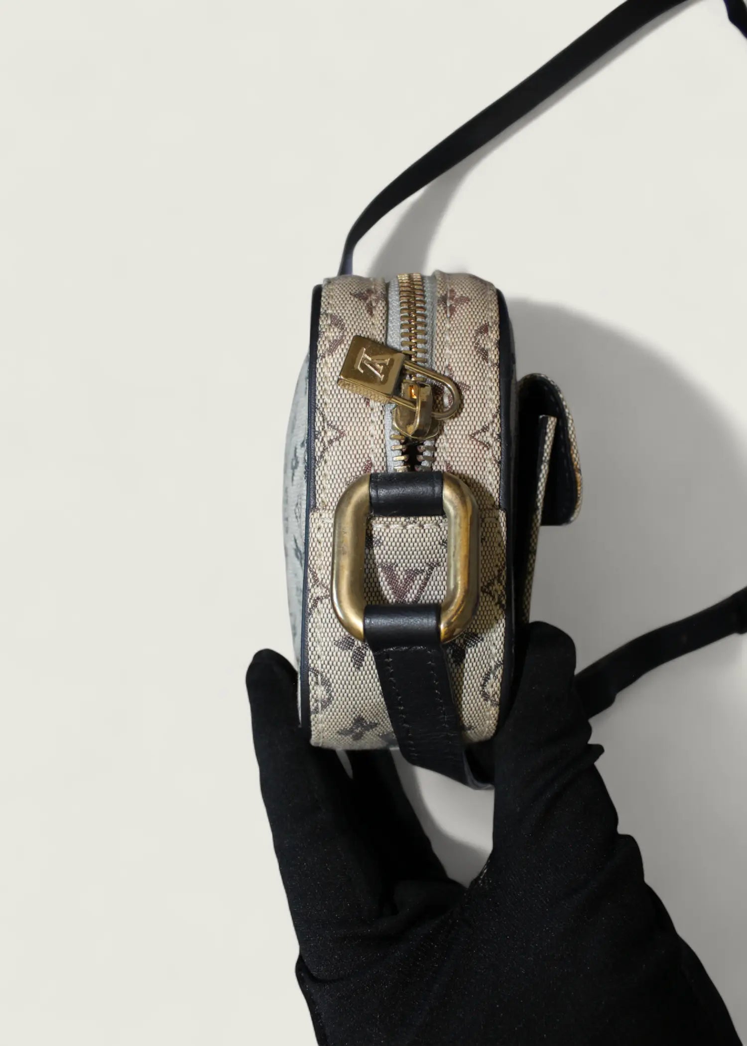 Preloved | Louis Vuitton Monogram Mini Juliette PM Crossbody i Grå Blå Canvas Louis Vuitton