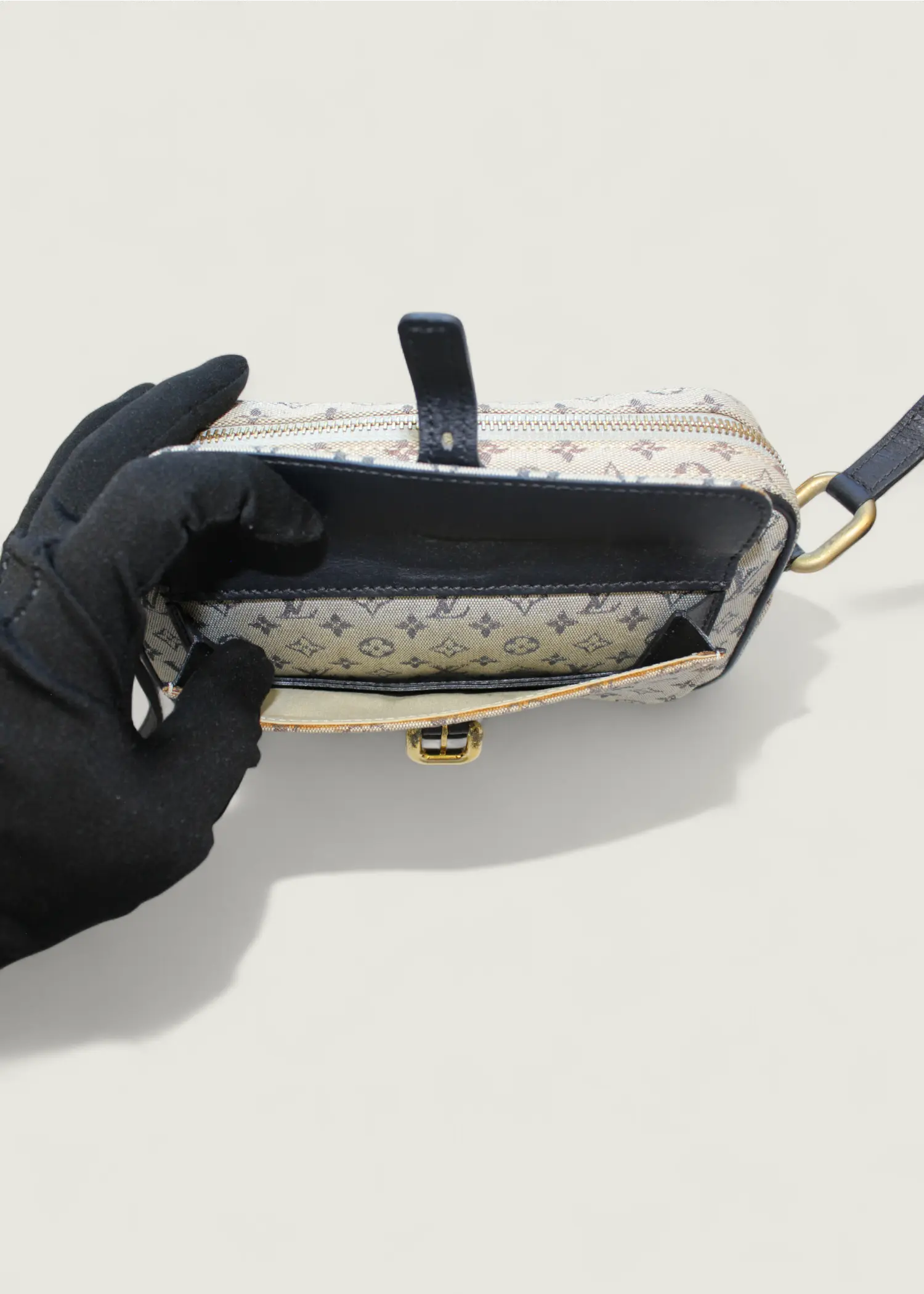 Preloved | Louis Vuitton Monogram Mini Juliette PM Crossbody i Grå Blå Canvas Louis Vuitton