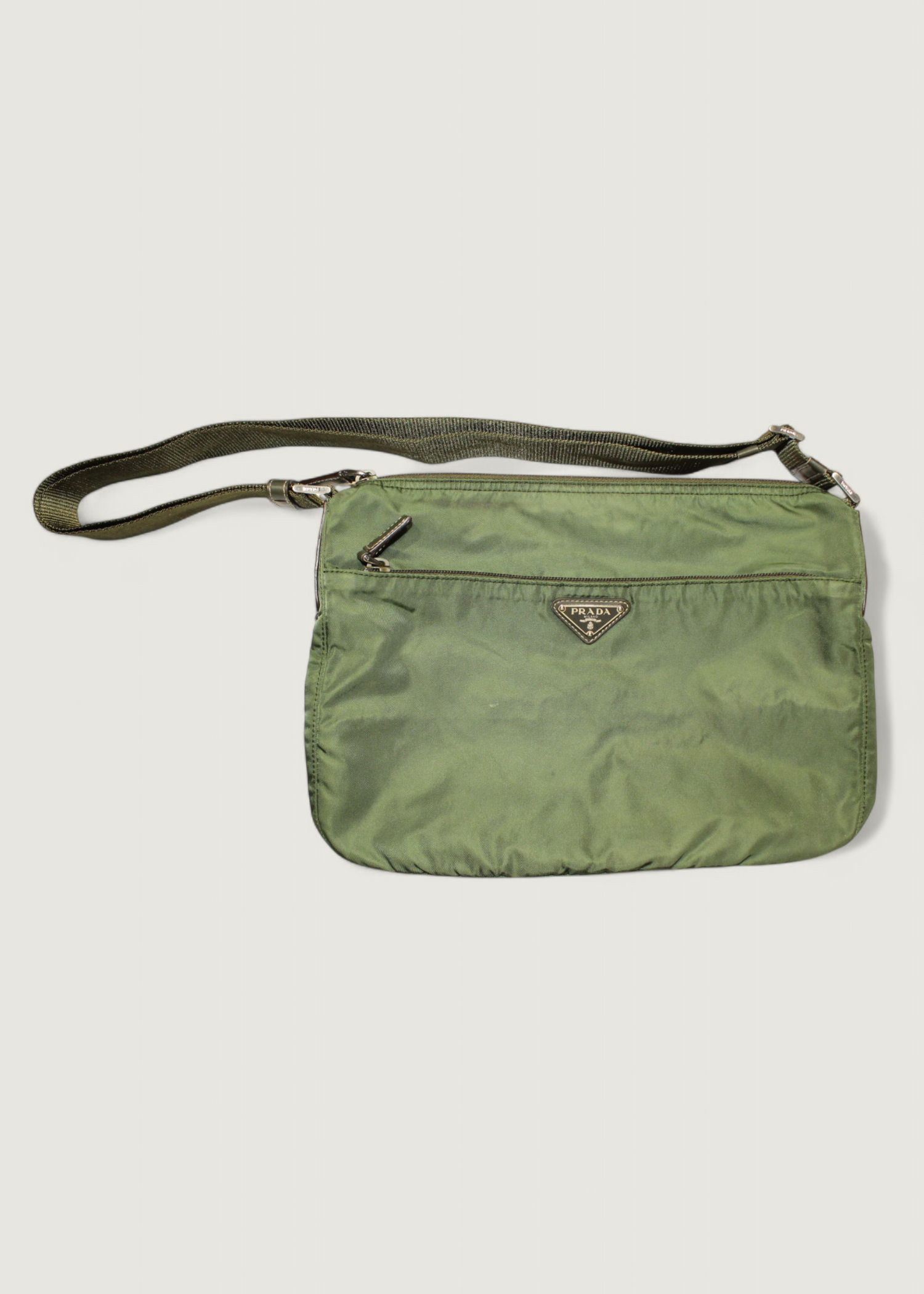 Preloved | Prada Nylon Crossbody i Khaki Grøn