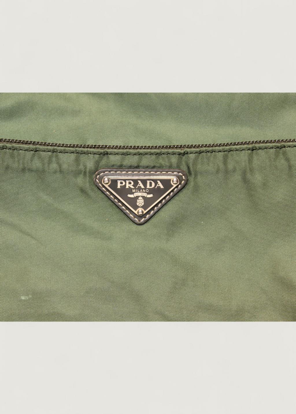 Preloved | Prada Nylon Crossbody i Khaki Grøn