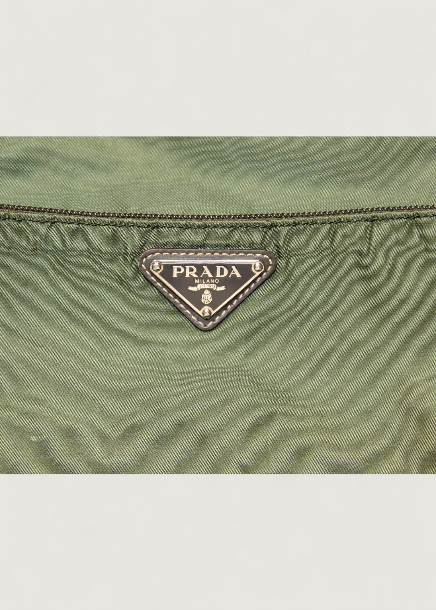 Preloved | Prada Nylon Crossbody i Khaki Grøn