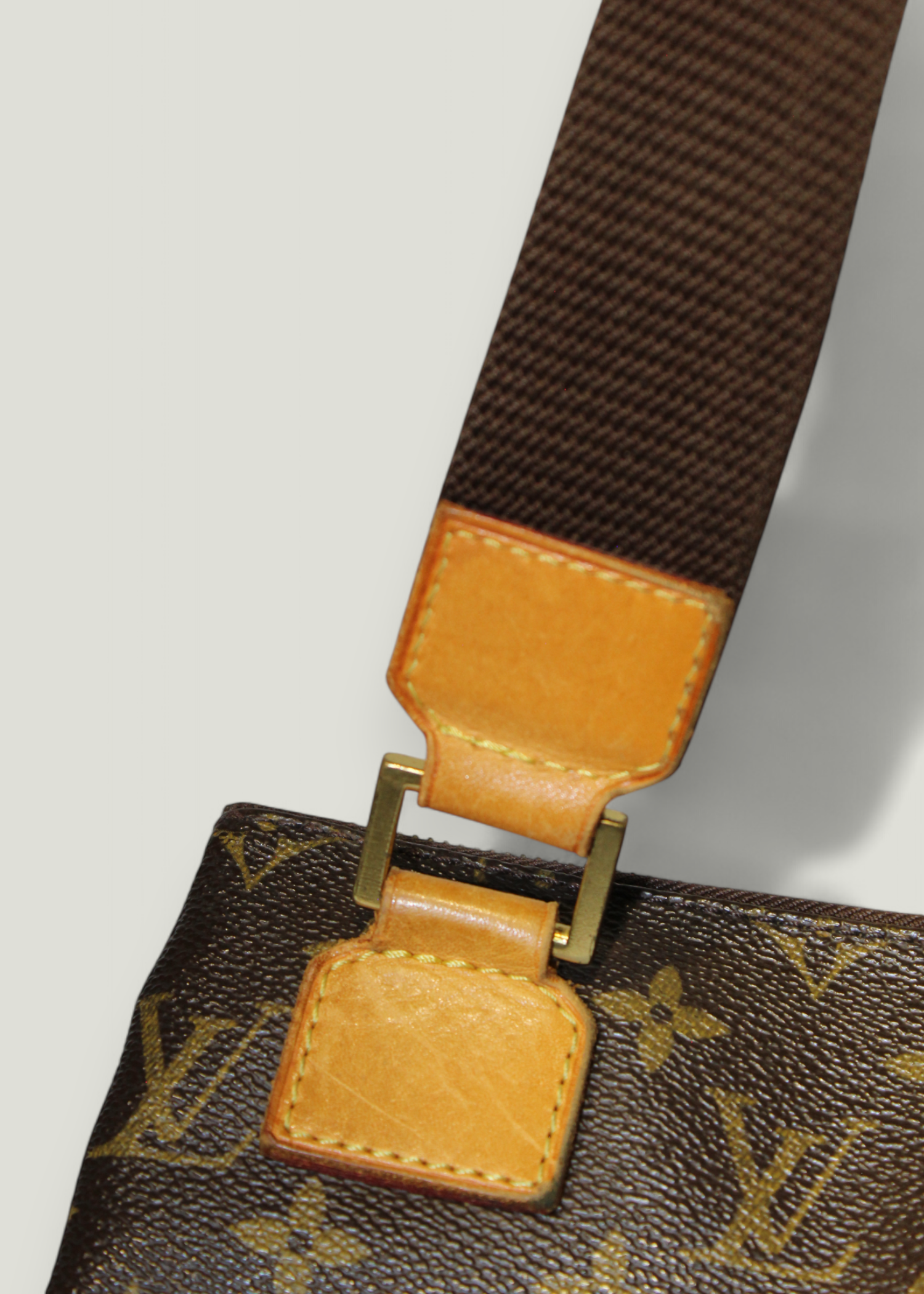Preloved | Louis Vuitton Pochette Bosphore Crossbody i Monogram Canvas