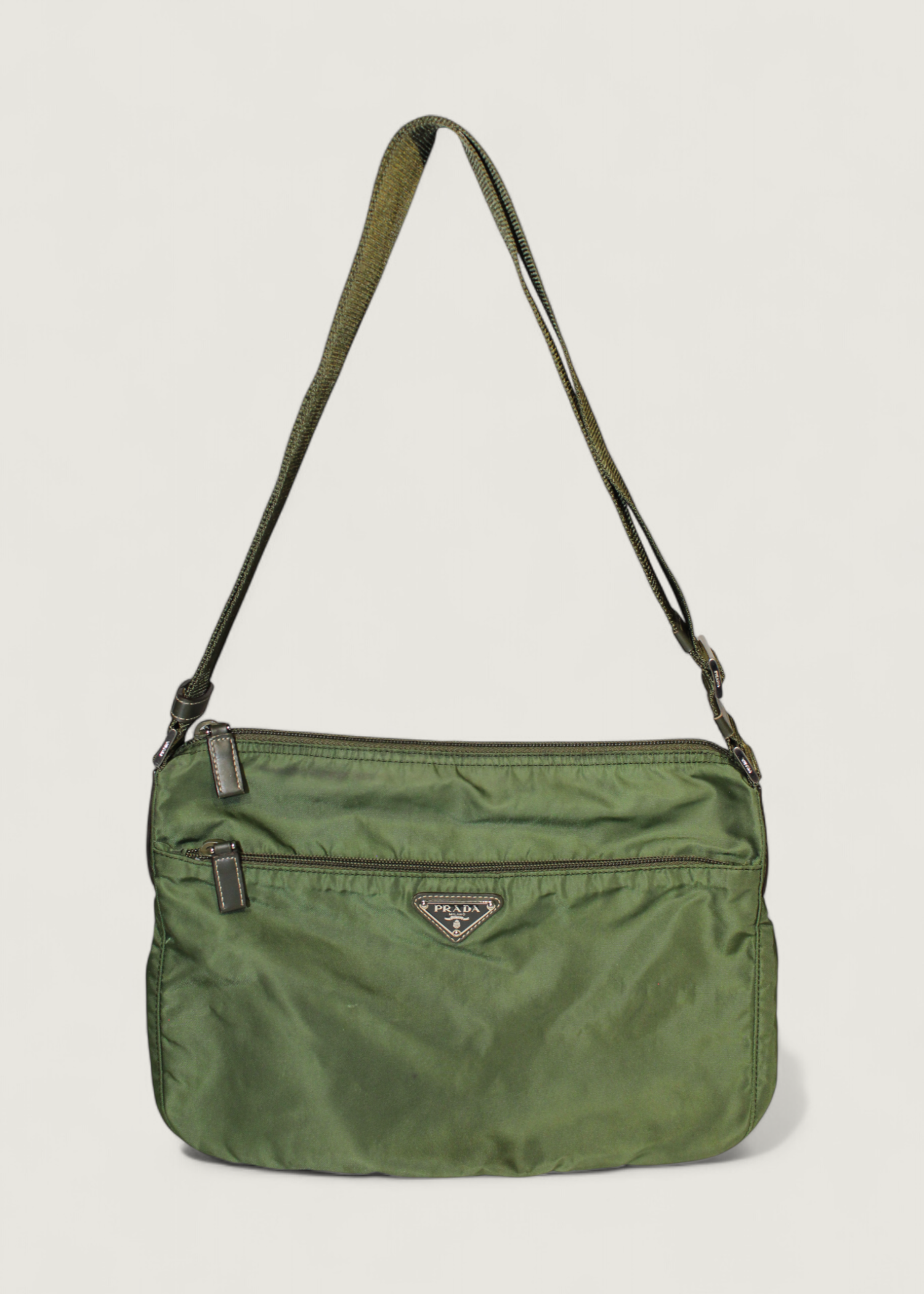Preloved | Prada Nylon Crossbody i Khaki Grøn