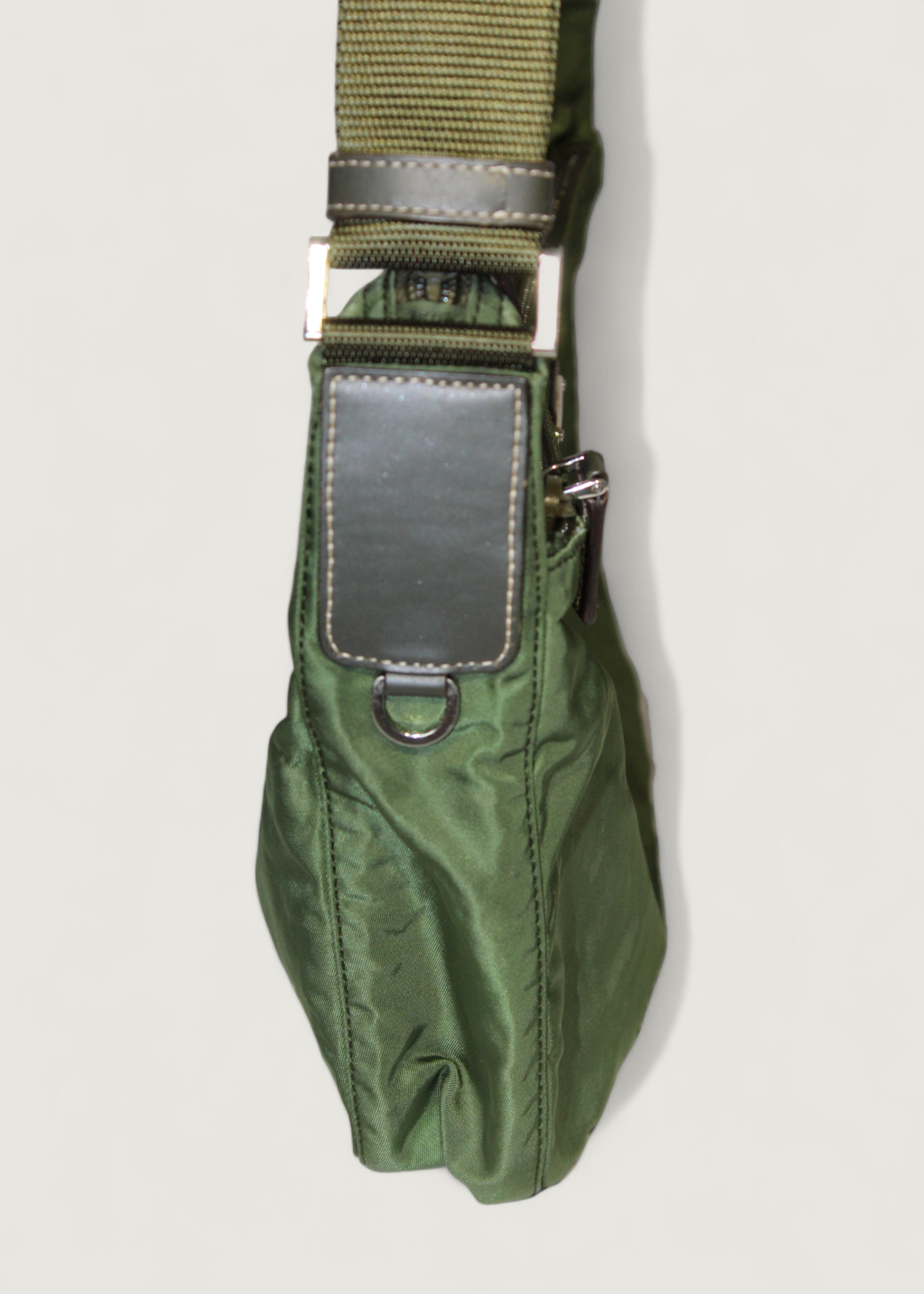 Preloved | Prada Nylon Crossbody i Khaki Grøn