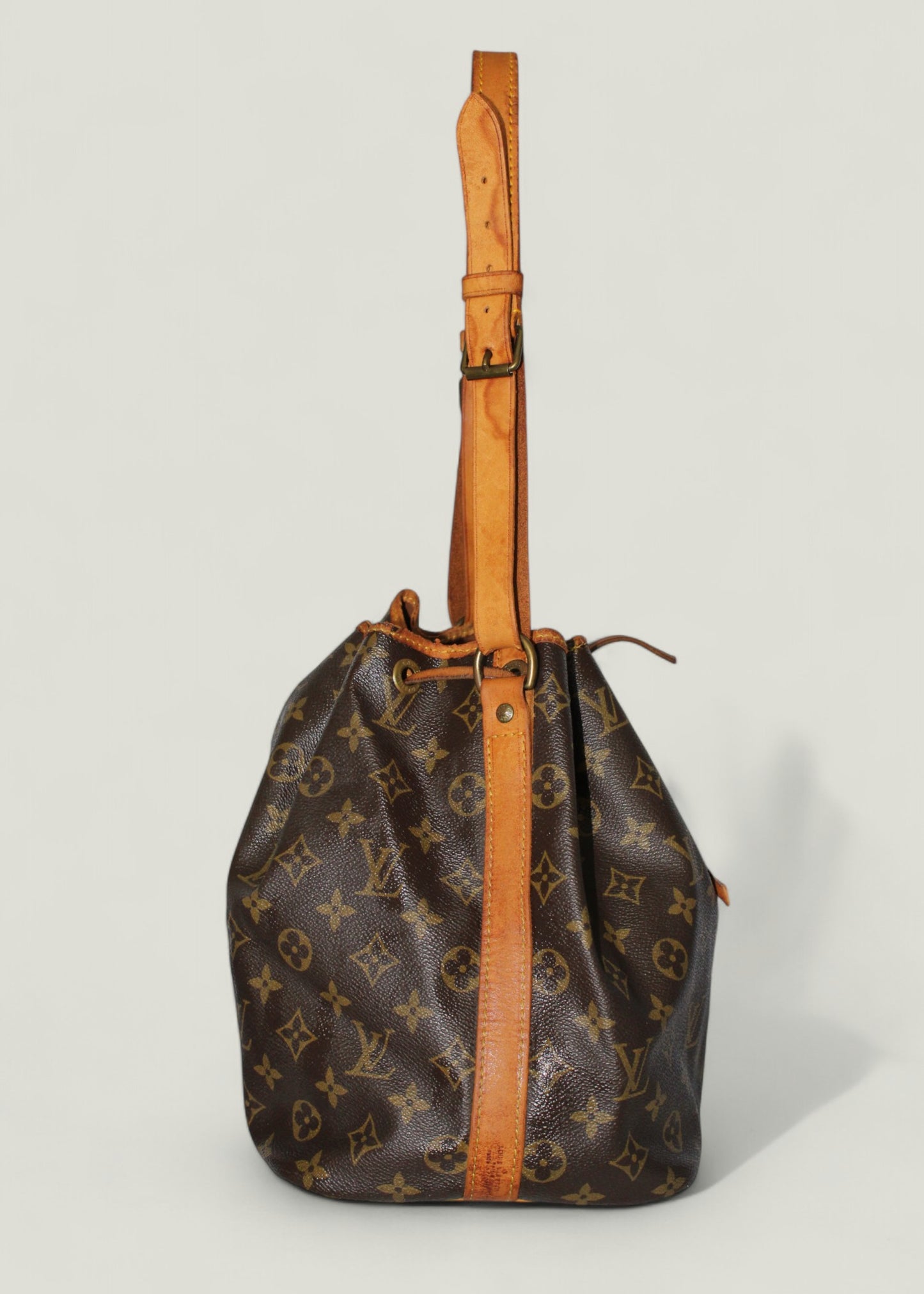 Preloved | LOUIS VUITTON Petit Noé Skuldertaske i Monogram Canvas (Lille)