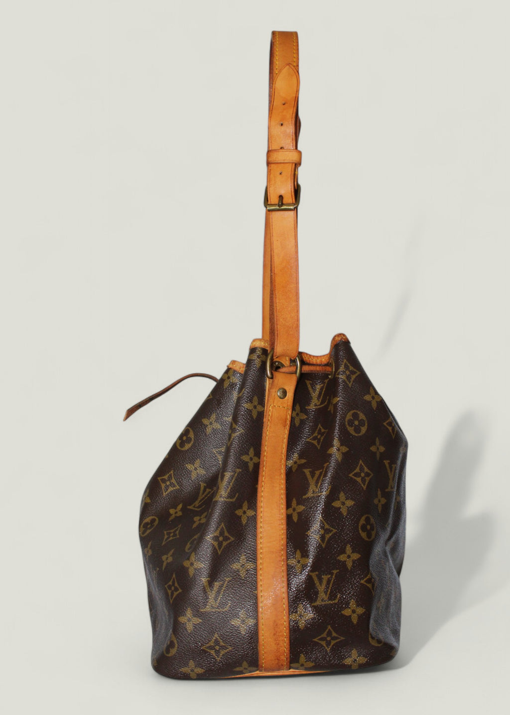 Preloved | Louis Vuitton Petit Noé Skuldertaske i Monogram Canvas (Lille)