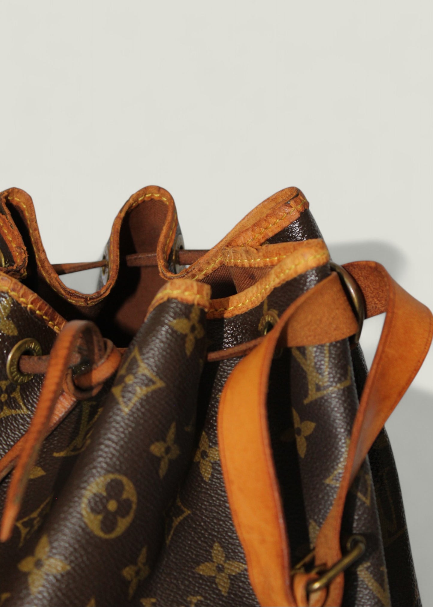 Preloved | LOUIS VUITTON Petit Noé Skuldertaske i Monogram Canvas (Lille)