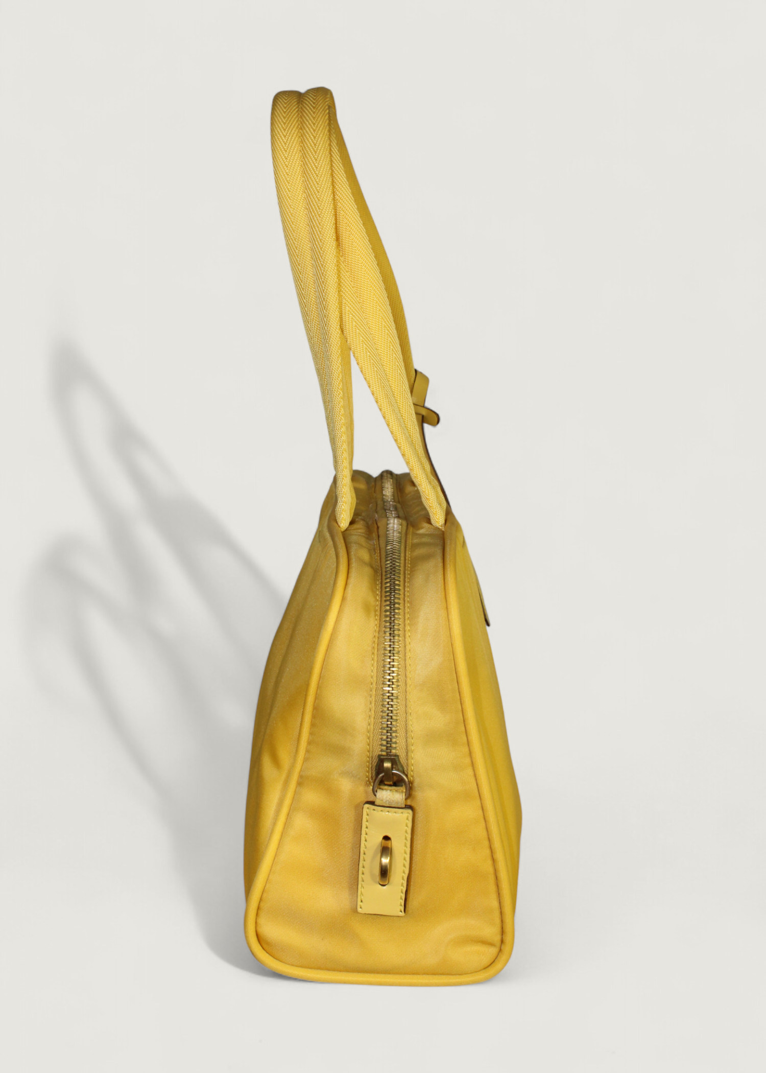 Preloved | Prada Skuldertaske i Gul Nylon med Læderdetaljer