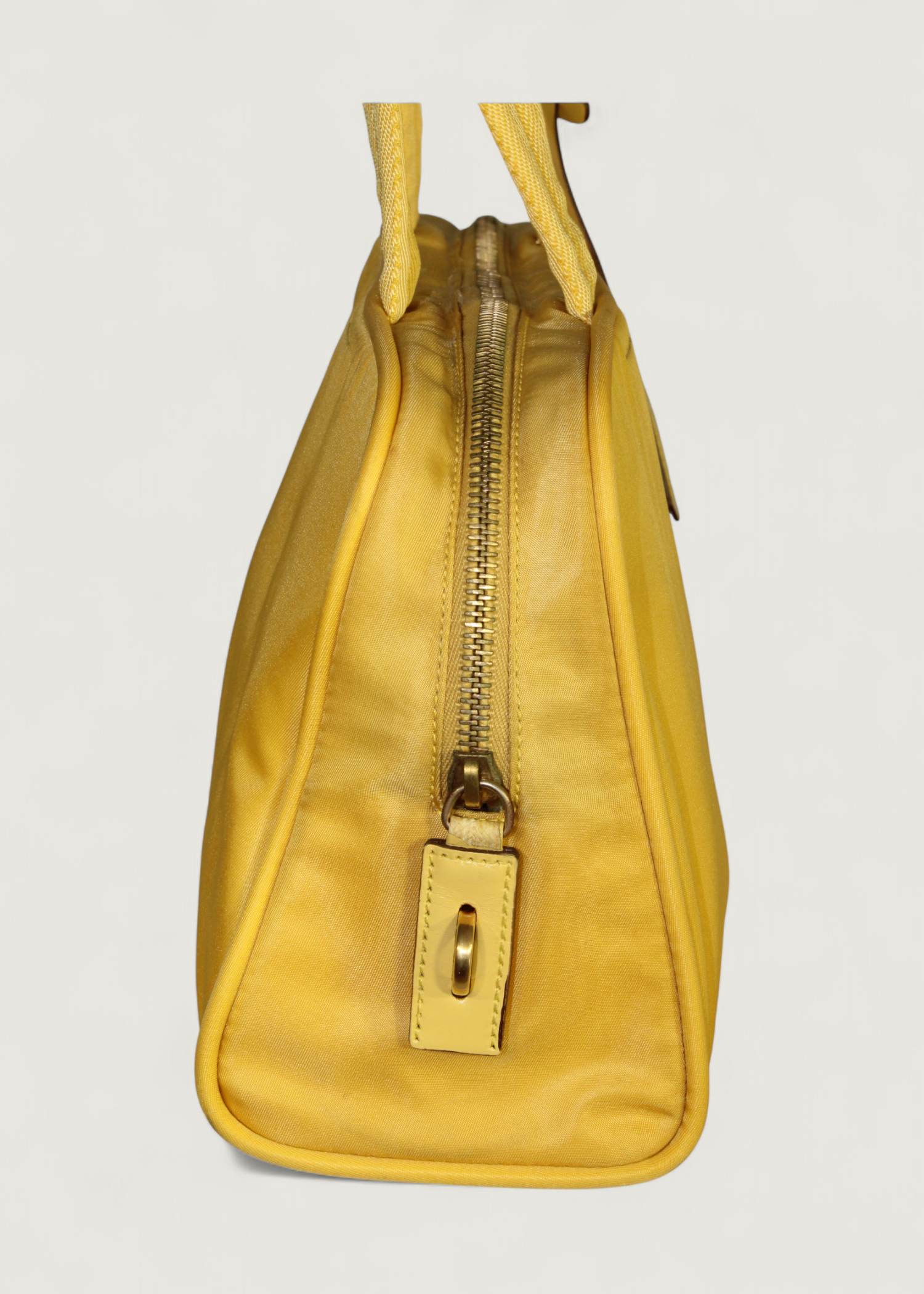 Preloved | Prada Skuldertaske i Gul Nylon med Læderdetaljer
