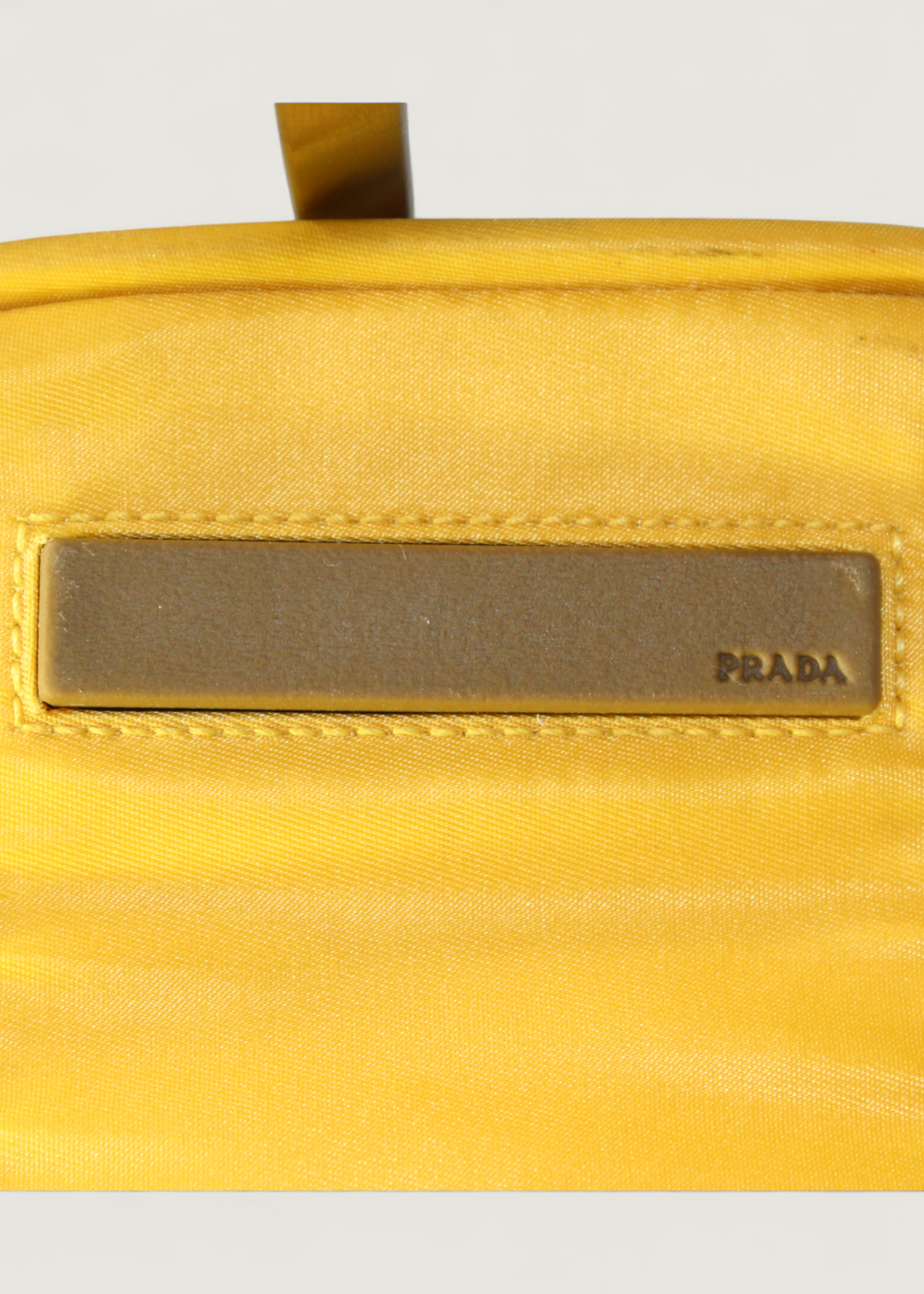 Preloved | Prada Skuldertaske i Gul Nylon med Læderdetaljer