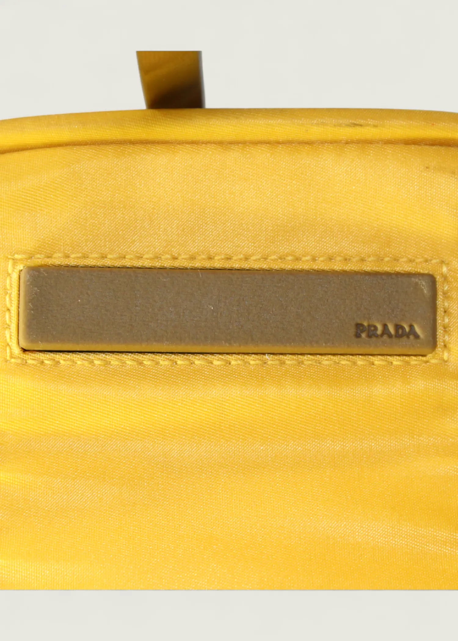 Preloved | Prada Skuldertaske i Gul Nylon med Læderdetaljer Prada