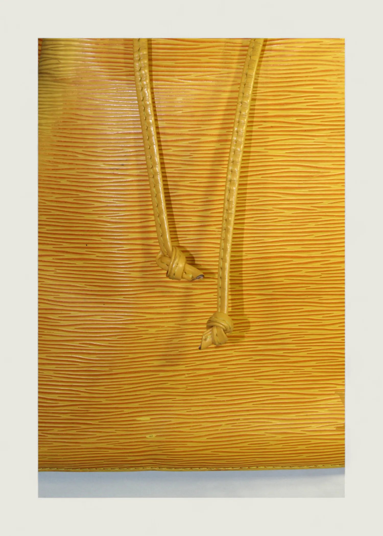 Preloved | Louis Vuitton Petit Noé Skuldertaske i Gul Epi Læder Louis Vuitton