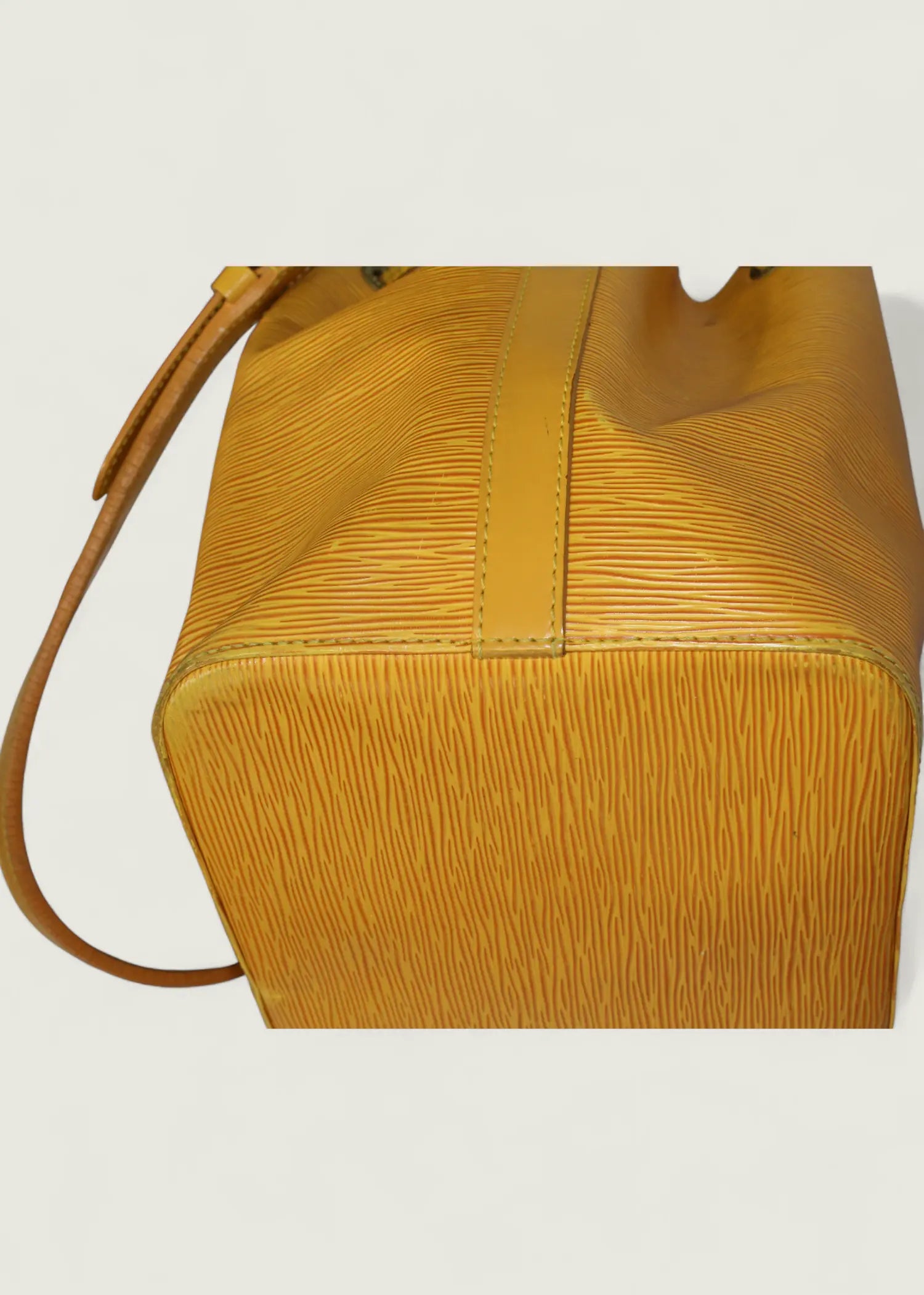 Preloved | Louis Vuitton Petit Noé Skuldertaske i Gul Epi Læder Louis Vuitton