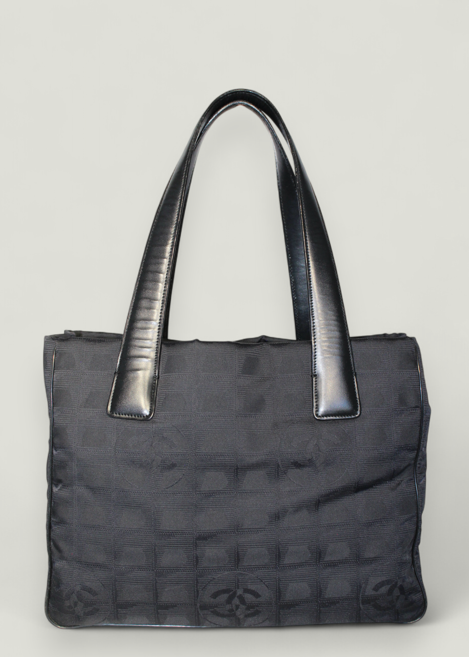 Preloved | Chanel New Travel Line Totebag i Sort Nylon & Læder med Original Dustbag