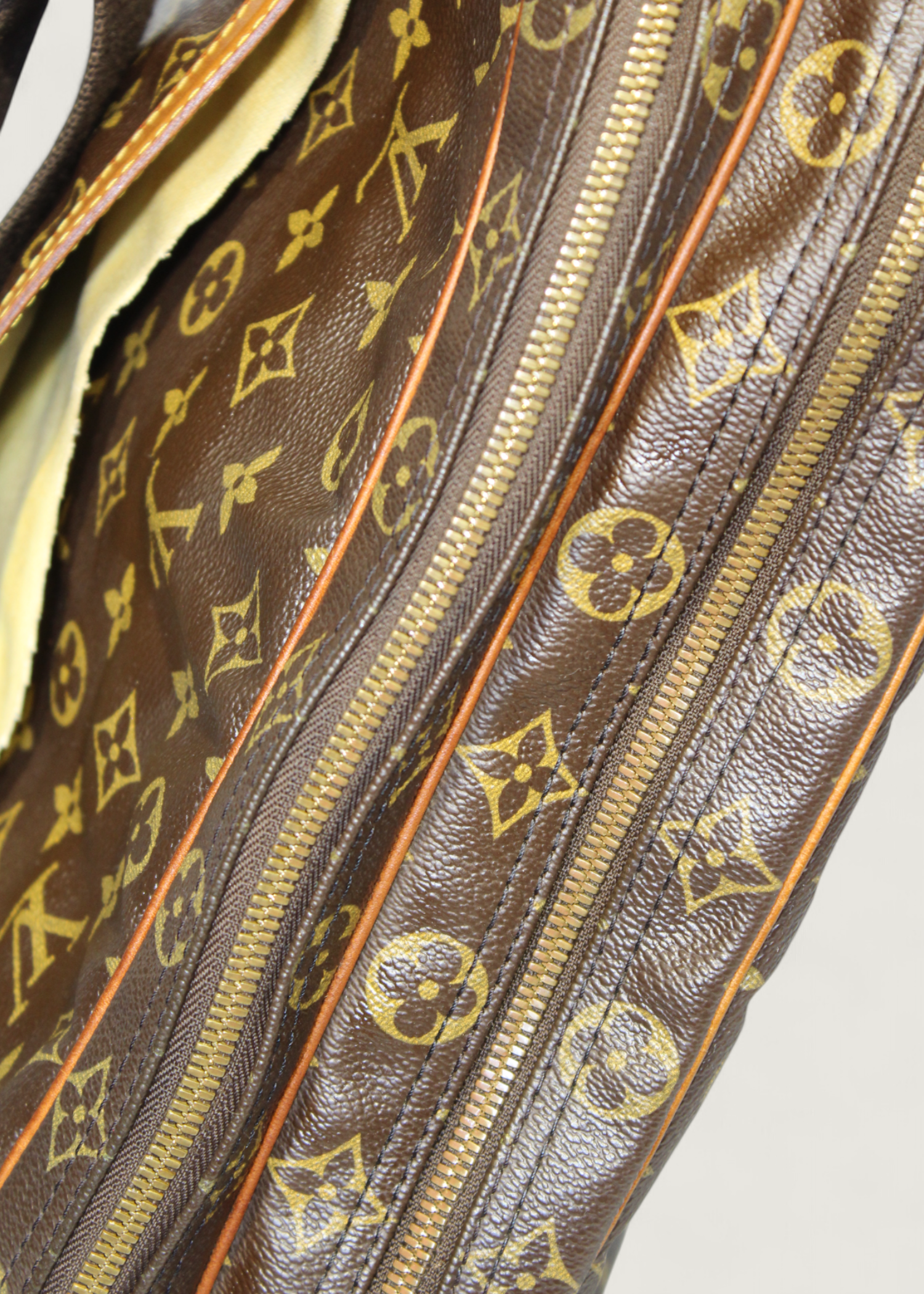 Preloved | Louis Vuitton Reporter GM Crossbody i Monogram Canvas