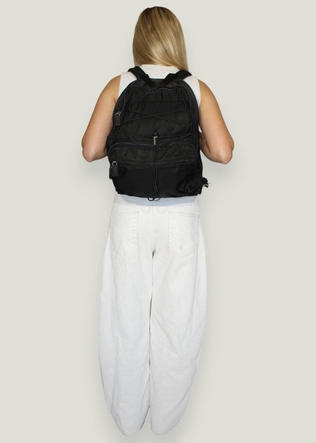 Preloved | Prada Nylon Rygsæk med Originalt Garantikort - Til skole-, studie eller rejsetaske