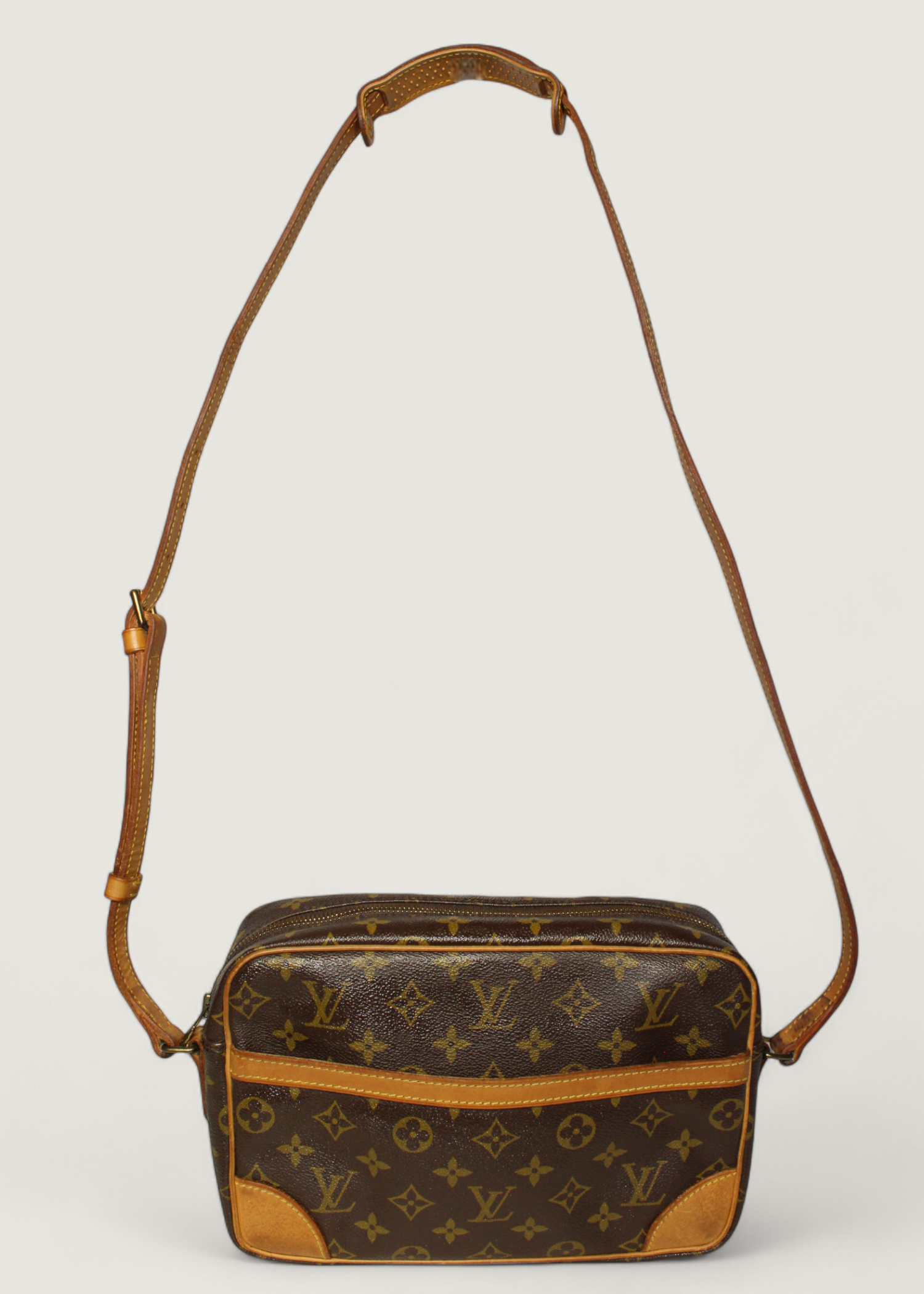 Preloved | Louis Vuitton Trocadero 27 Crossbody i Monogram Canvas