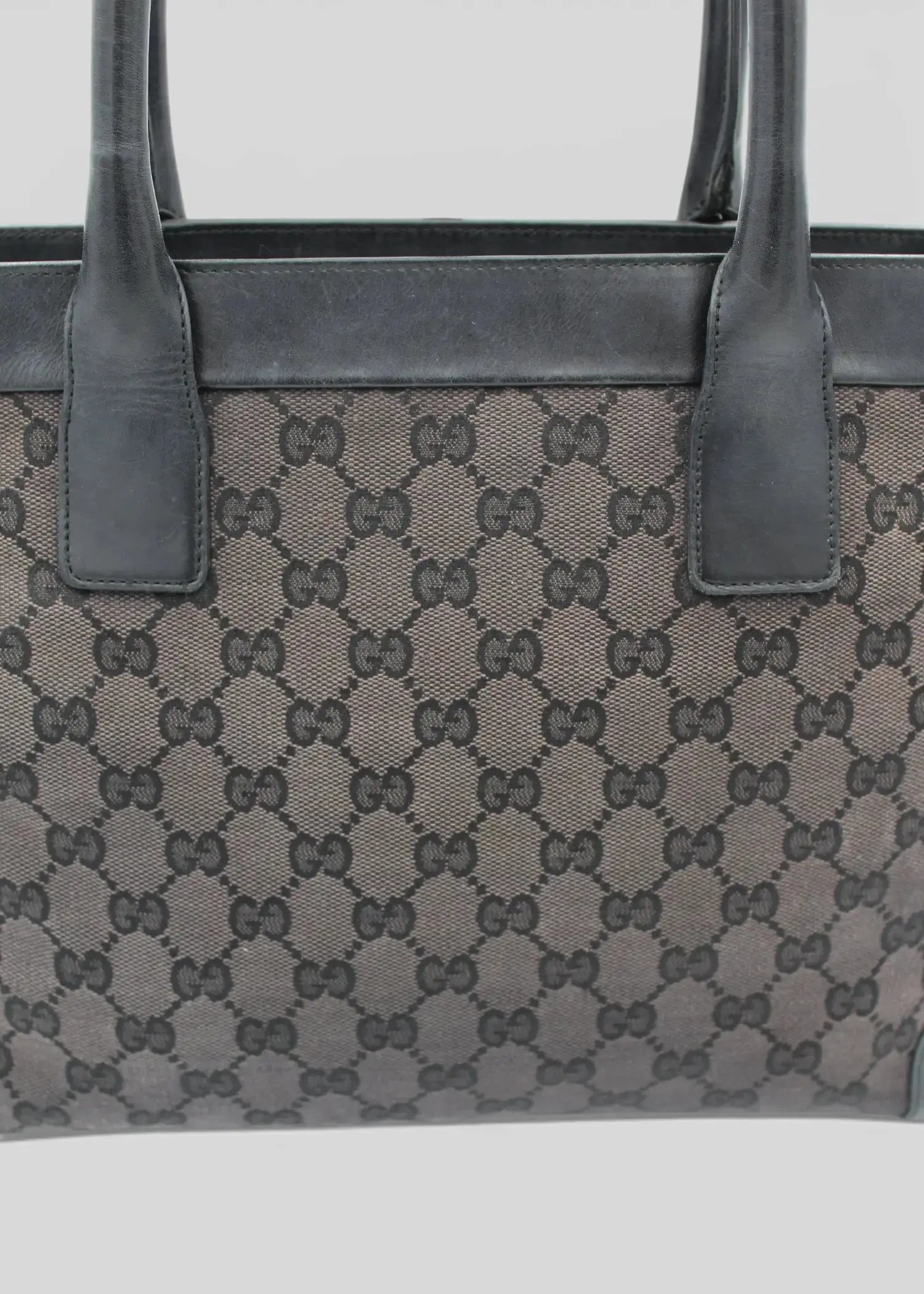 Preloved | Gucci GG Monogram Håndtaske i Sort Gucci