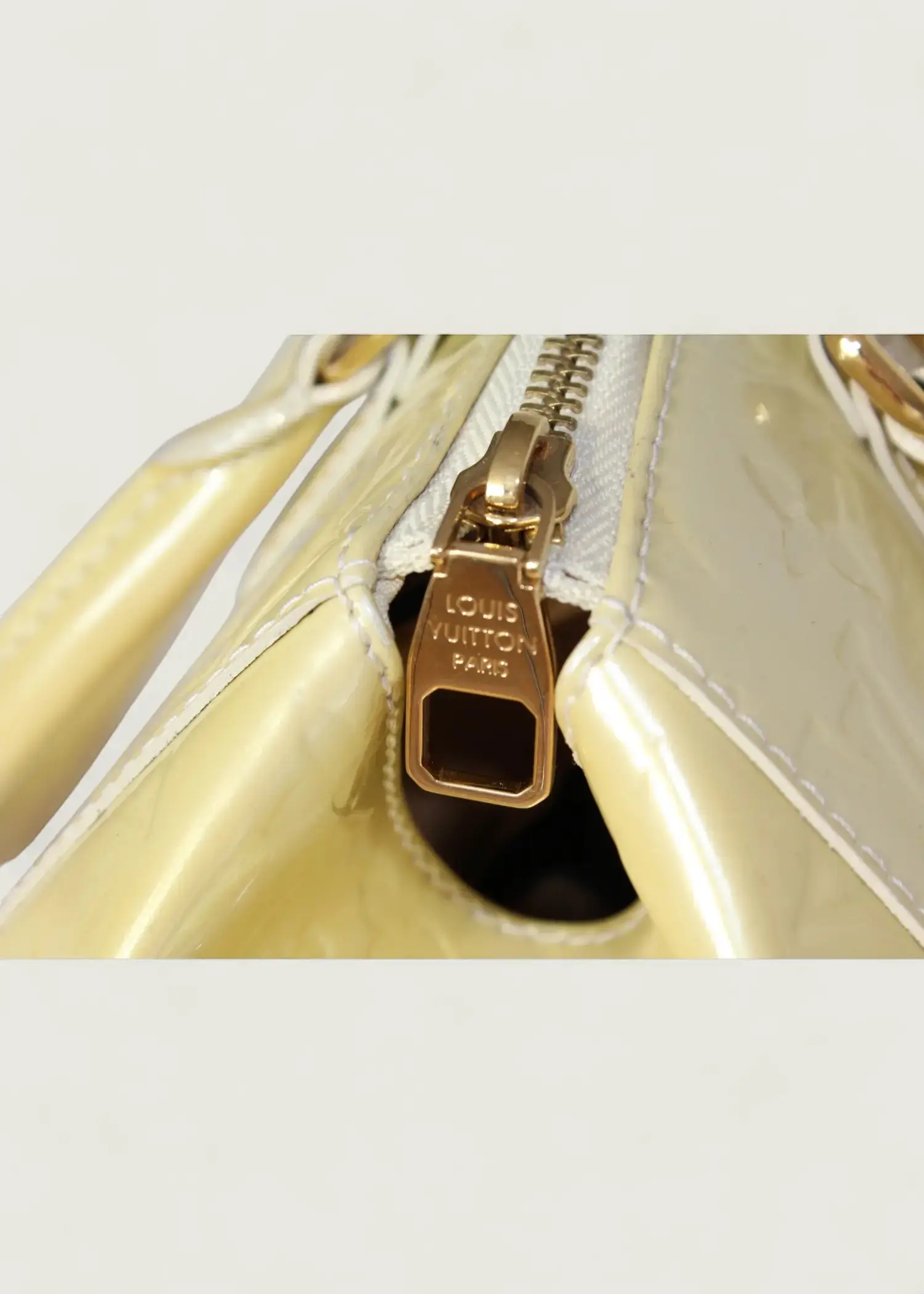 Preloved | Louis Vuitton Monogram Vernis Sherwood PM Håndtaske i Beige Louis Vuitton
