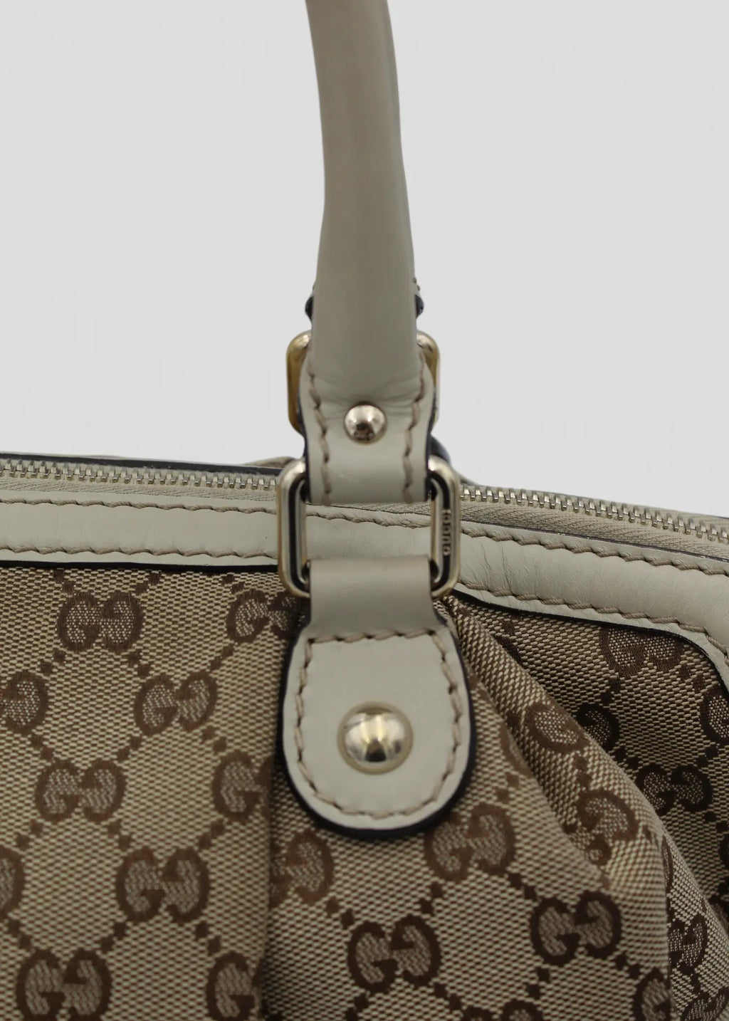 Preloved | Gucci GG Monogram Håndtaske & Crossbody med Hvid Læder