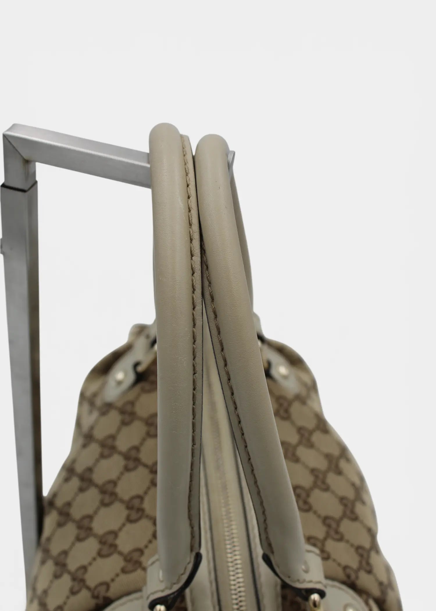 Preloved | Gucci GG Monogram Håndtaske & Crossbody med Hvid Læder