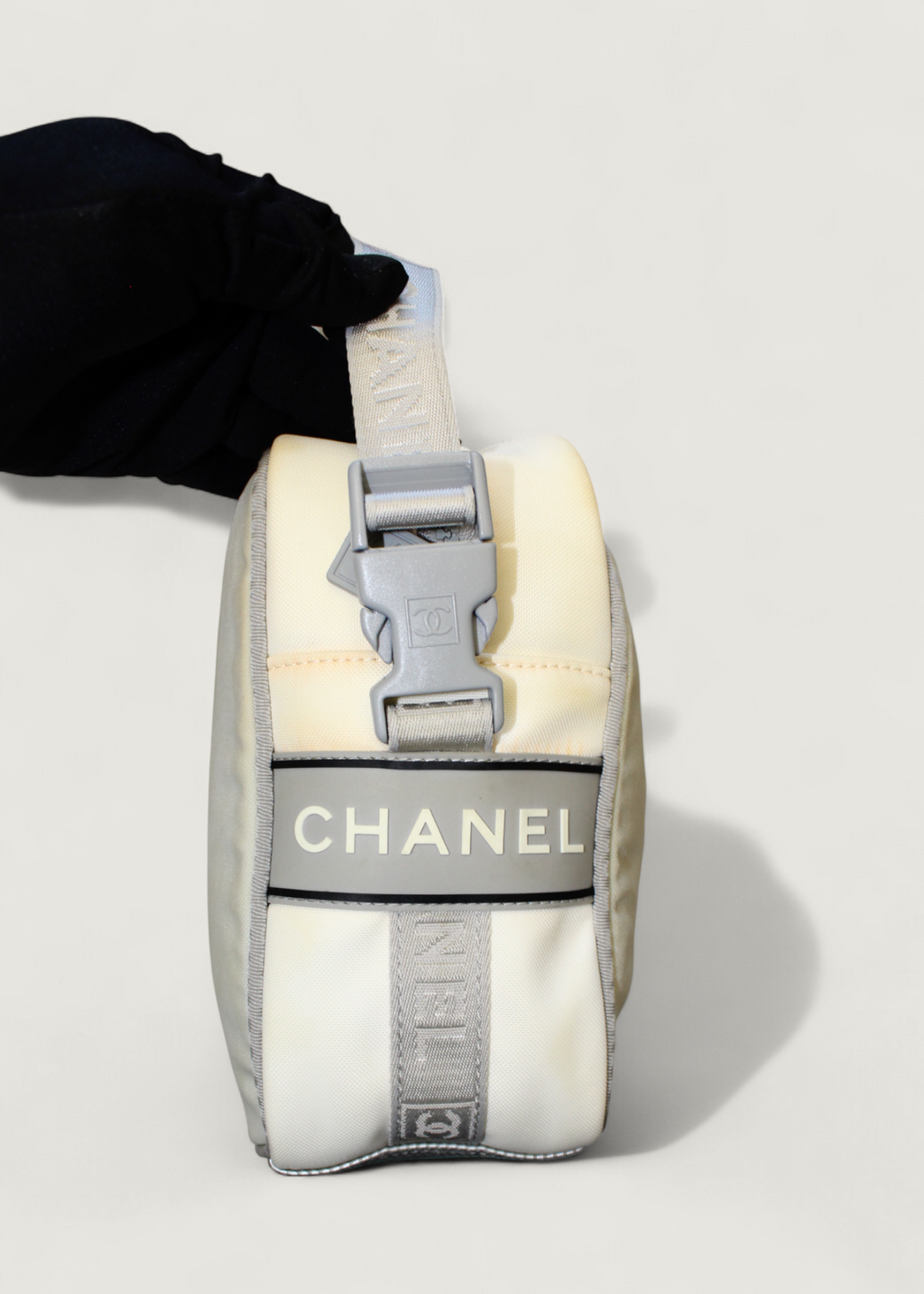Preloved | Chanel Sport Line Coco Mark CC Crossbody i Beige Nylon