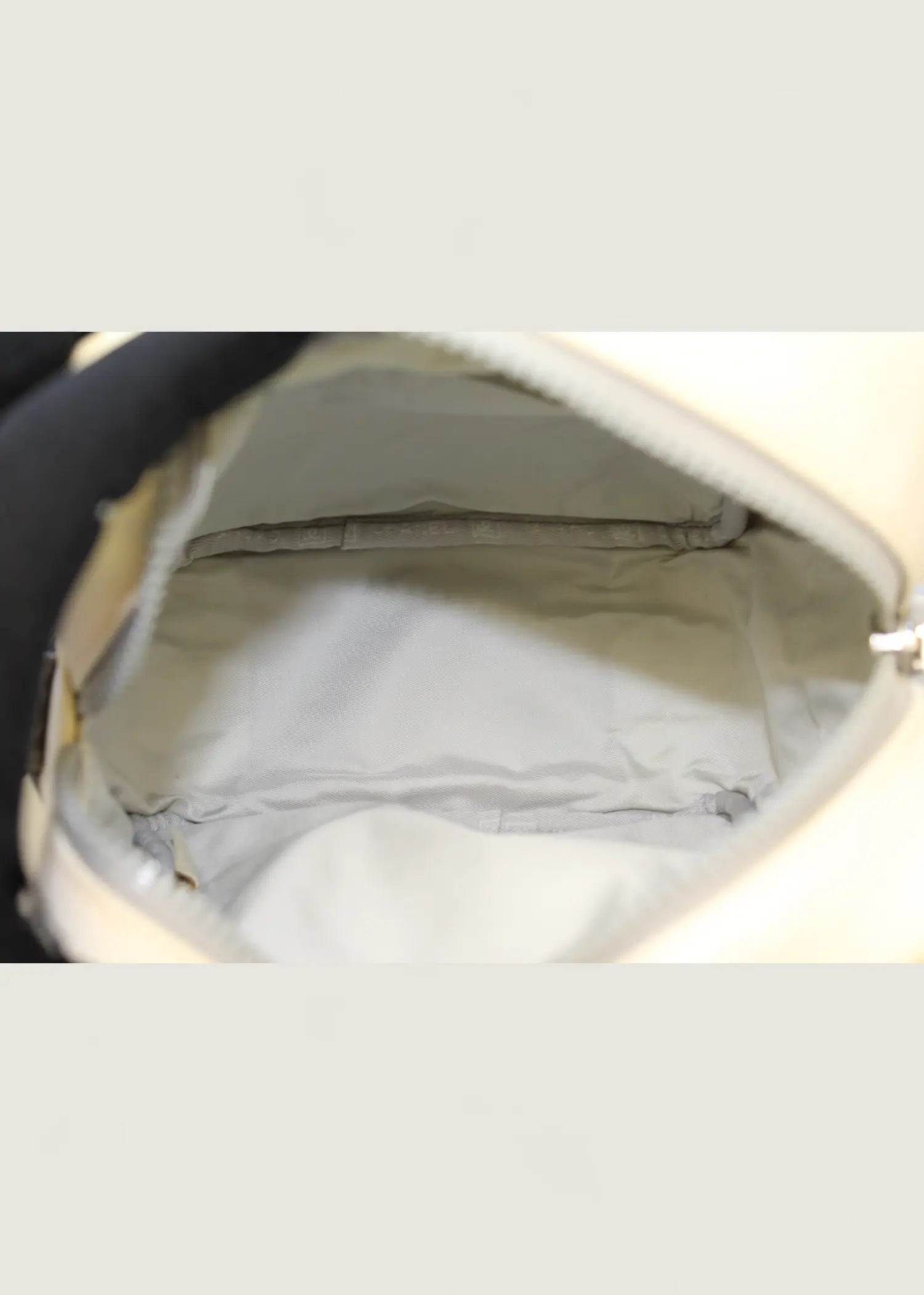 Preloved | Chanel Sport Line Coco Mark CC Crossbody i Beige Nylon Chanel