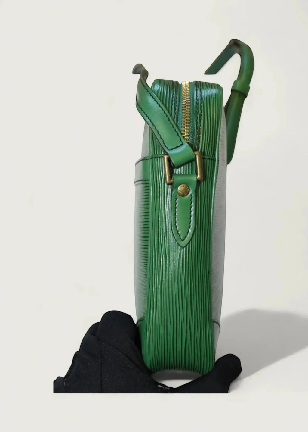 Preloved | Louis Vuitton Danube Crossbody i Grøn Epi Læder Louis Vuitton