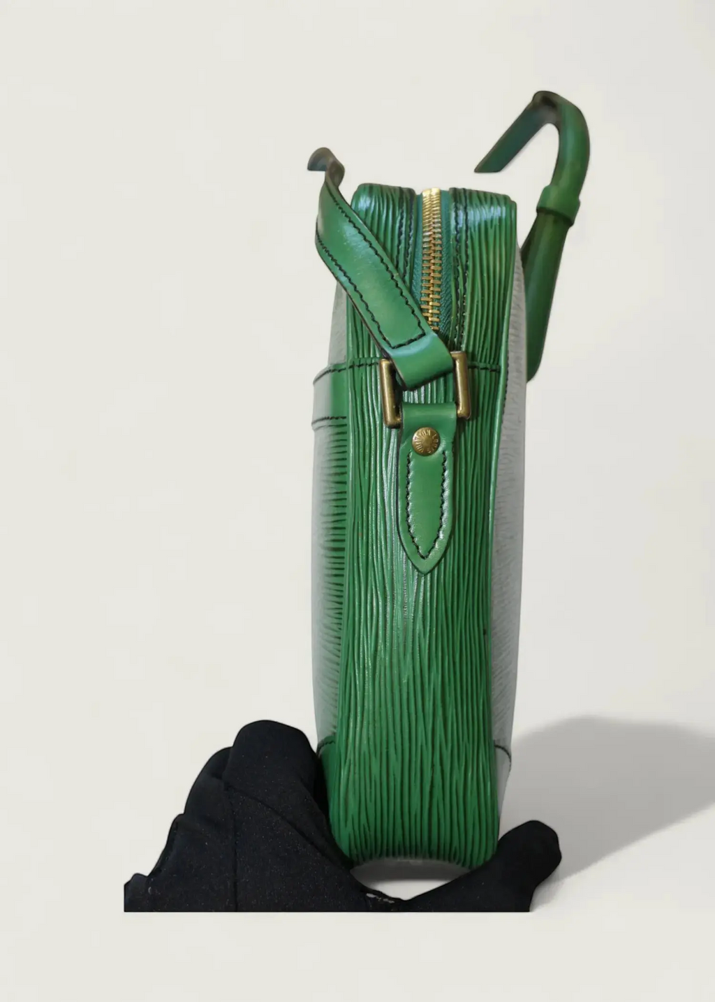 Preloved | Louis Vuitton Danube Crossbody i Grøn Epi Læder Louis Vuitton