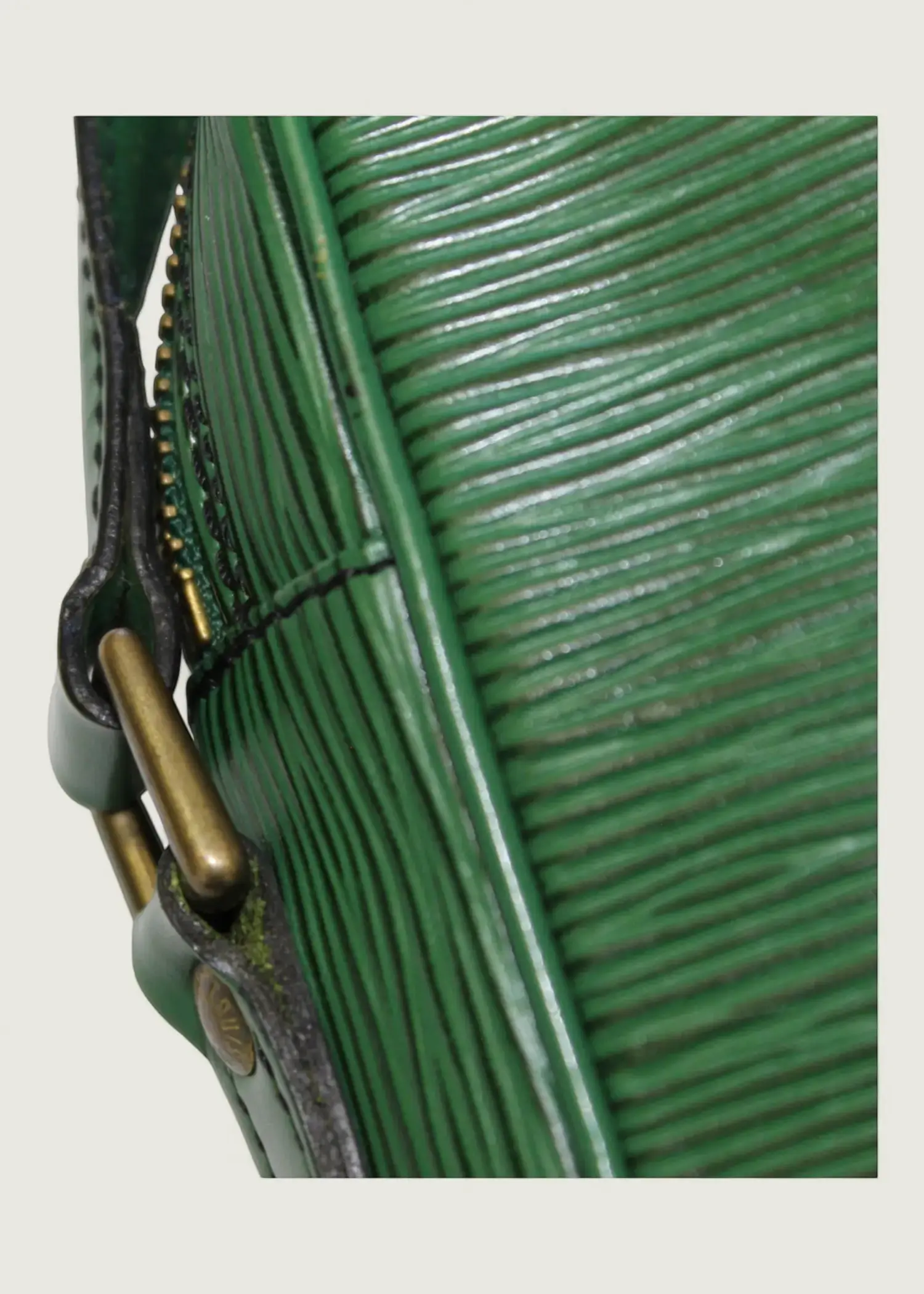 Preloved | Louis Vuitton Danube Crossbody i Grøn Epi Læder Louis Vuitton