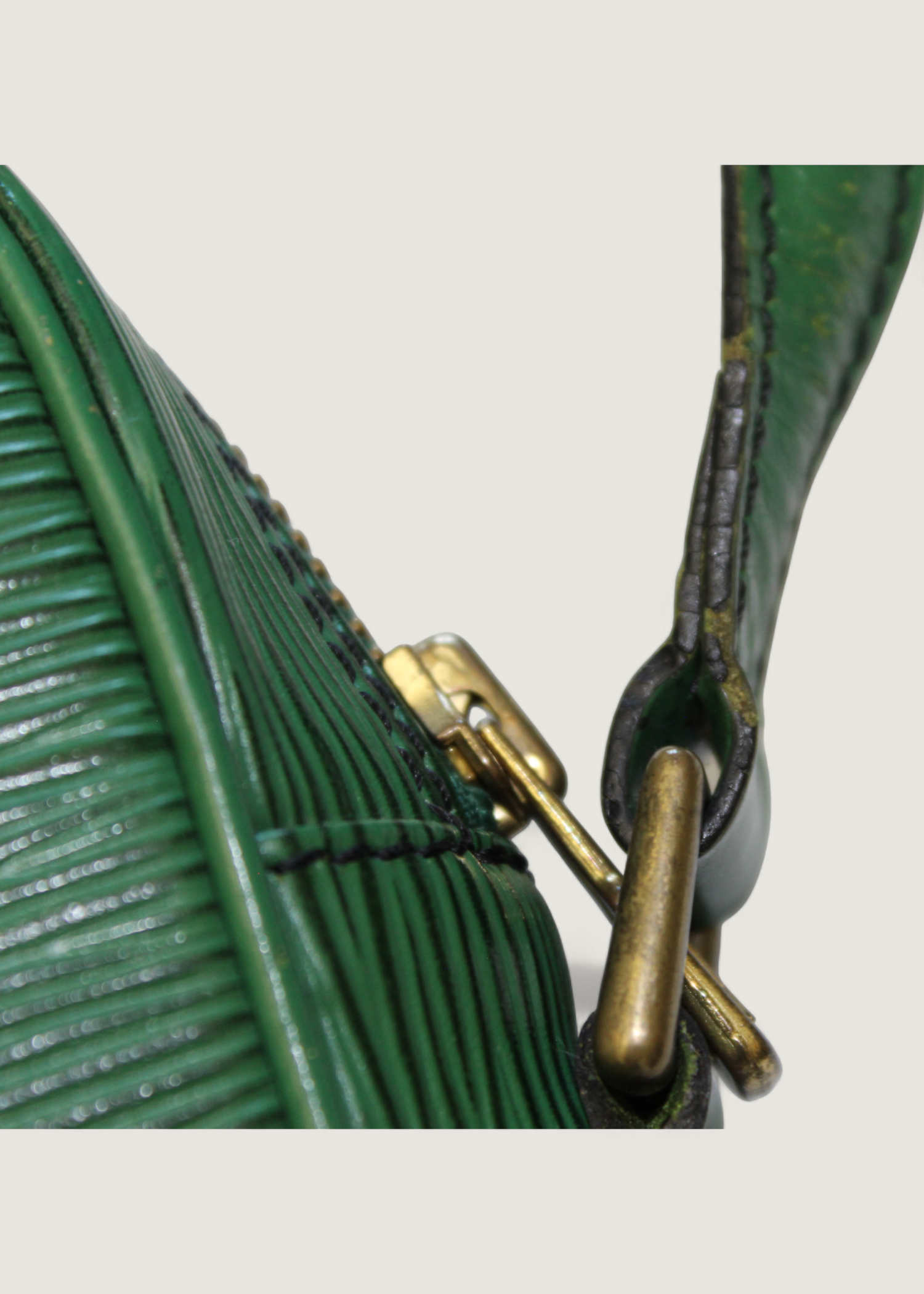 Preloved | Louis Vuitton Danube Crossbody i Grøn Epi Læder