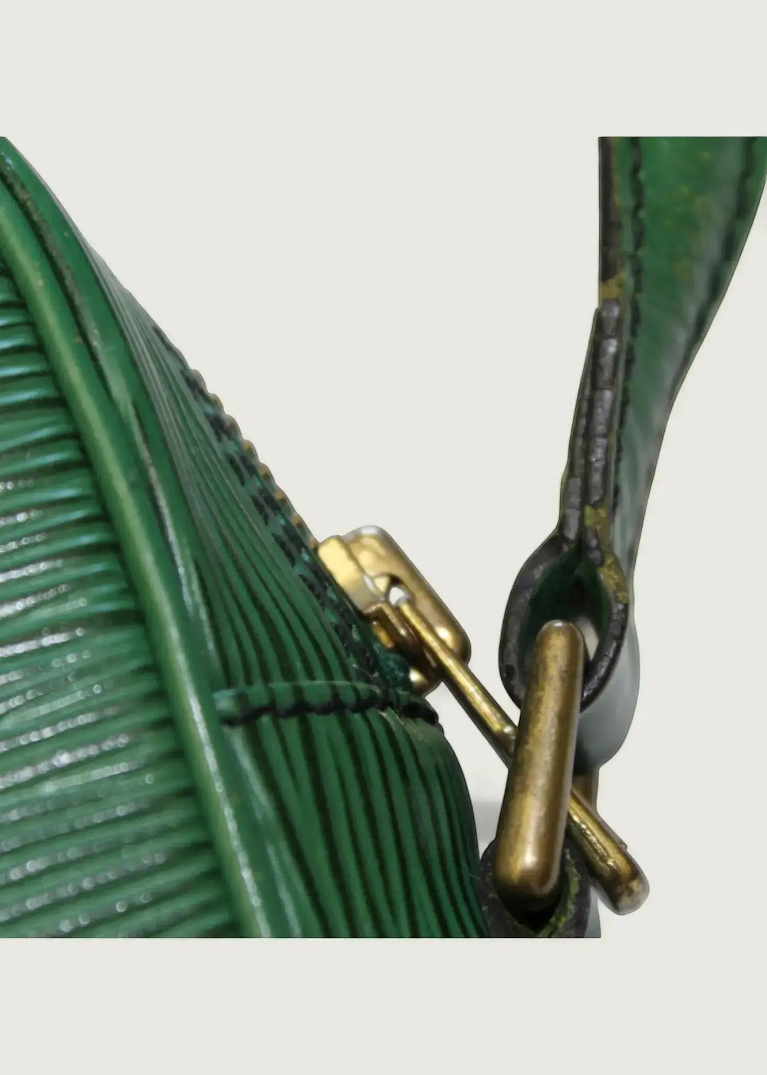 Preloved | Louis Vuitton Danube Crossbody i Grøn Epi Læder Louis Vuitton