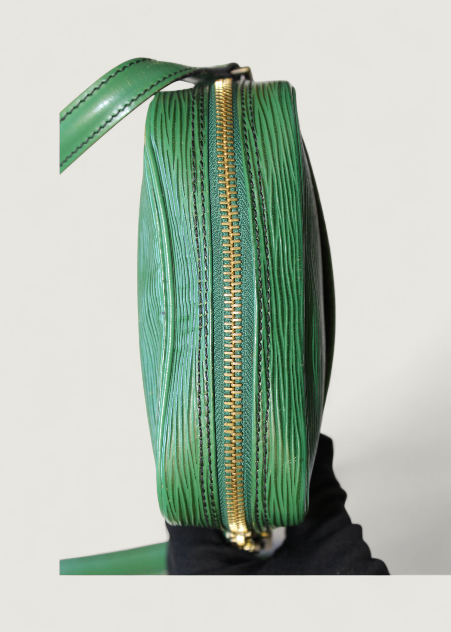 Preloved | Louis Vuitton Danube Crossbody i Grøn Epi Læder