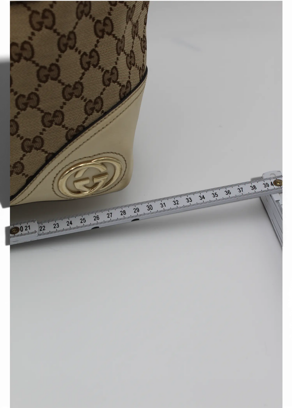 Preloved | Gucci GG Monogram Totebag med Hvid Læder & Guld Hardware