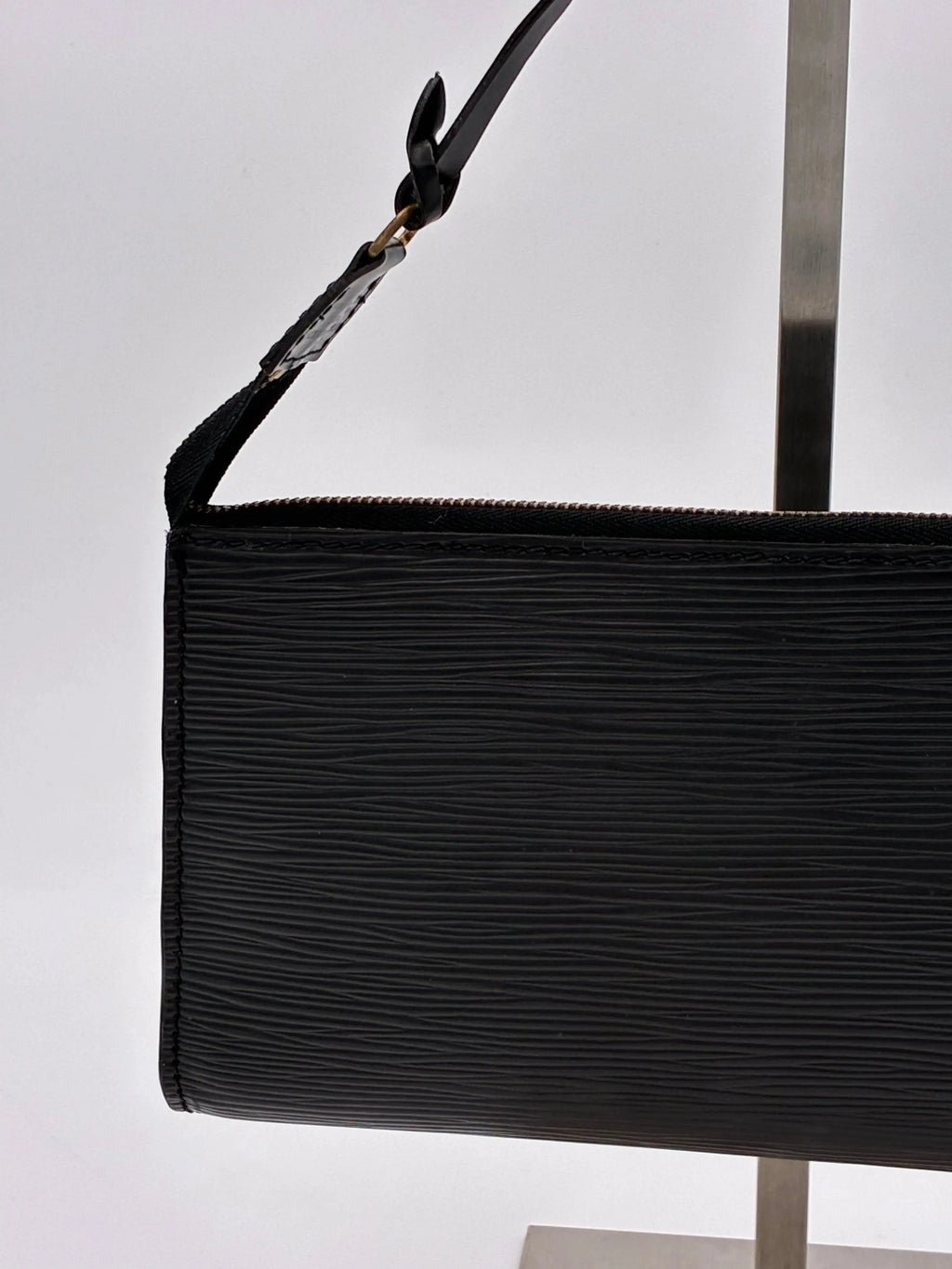 Preloved | Louis Vuitton Epi Pochette Accessoires Noir Black Louis Vuitton