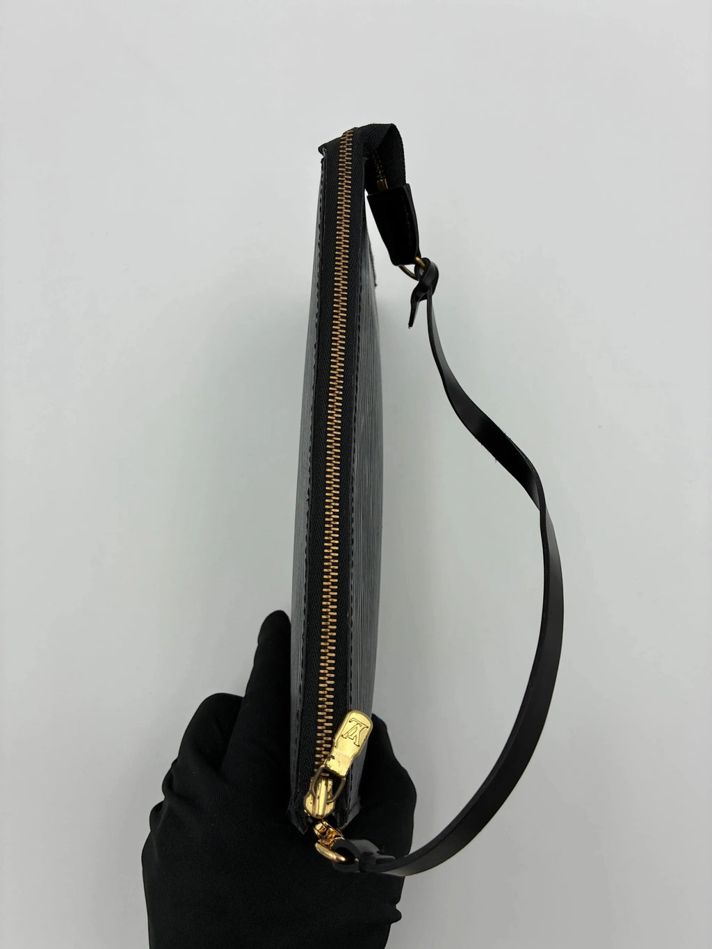 Preloved | Louis Vuitton Epi Pochette Accessoires Noir Black Louis Vuitton