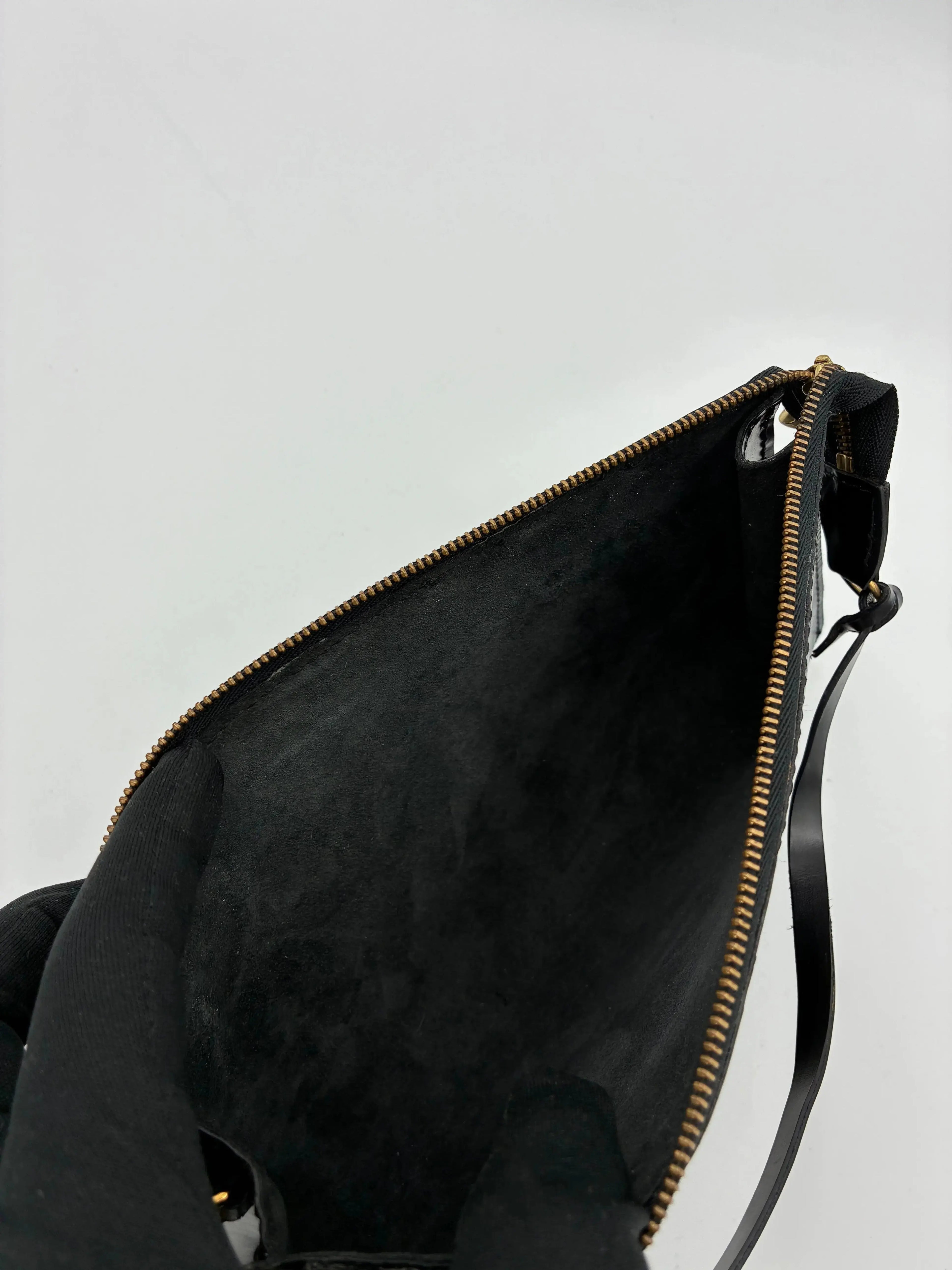 Preloved | Louis Vuitton Epi Pochette Accessoires Noir Black Louis Vuitton