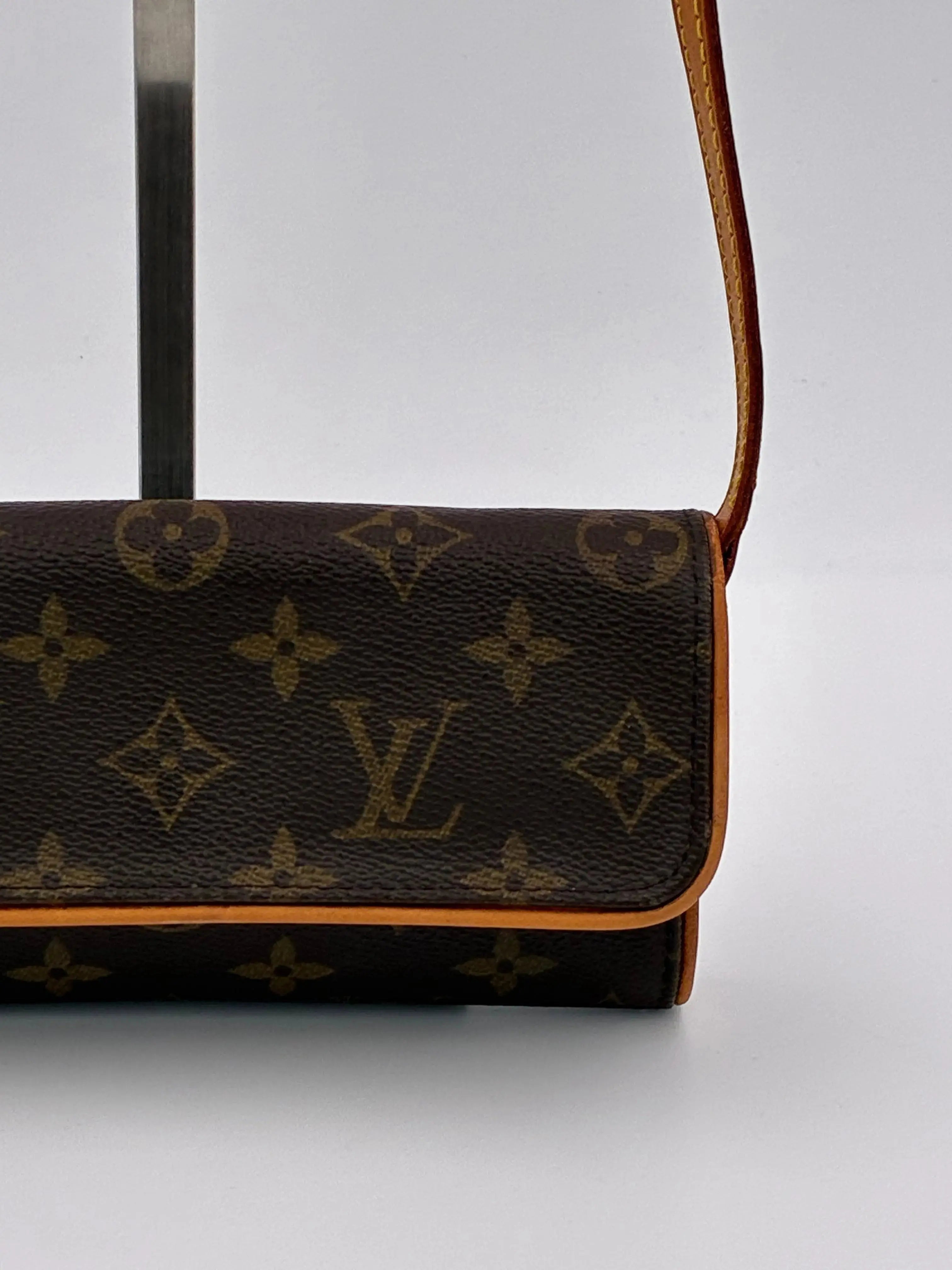 Preloved | Louis Vuitton Monogram Crossbody Pochette Twin PM Louis Vuitton