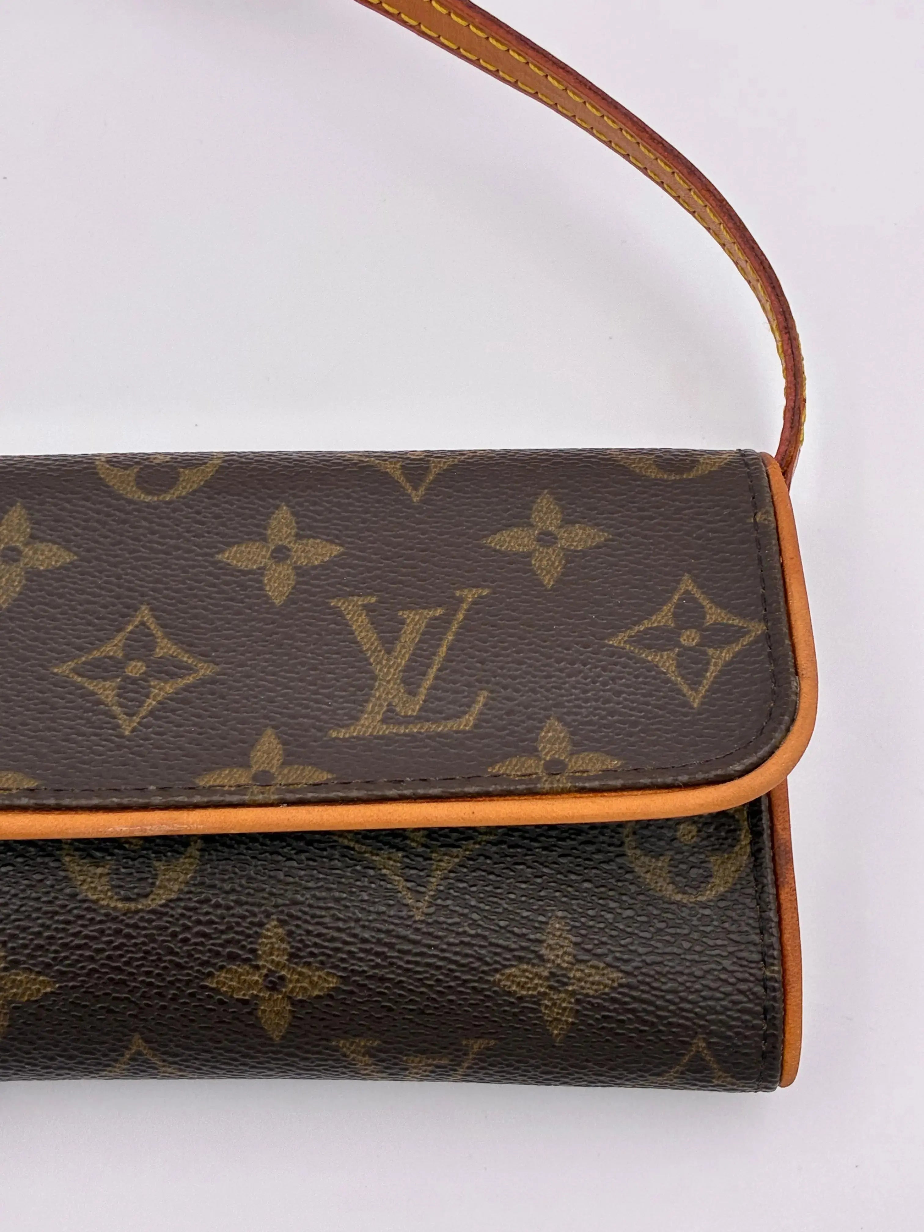 Preloved | Louis Vuitton Monogram Crossbody Pochette Twin PM Louis Vuitton
