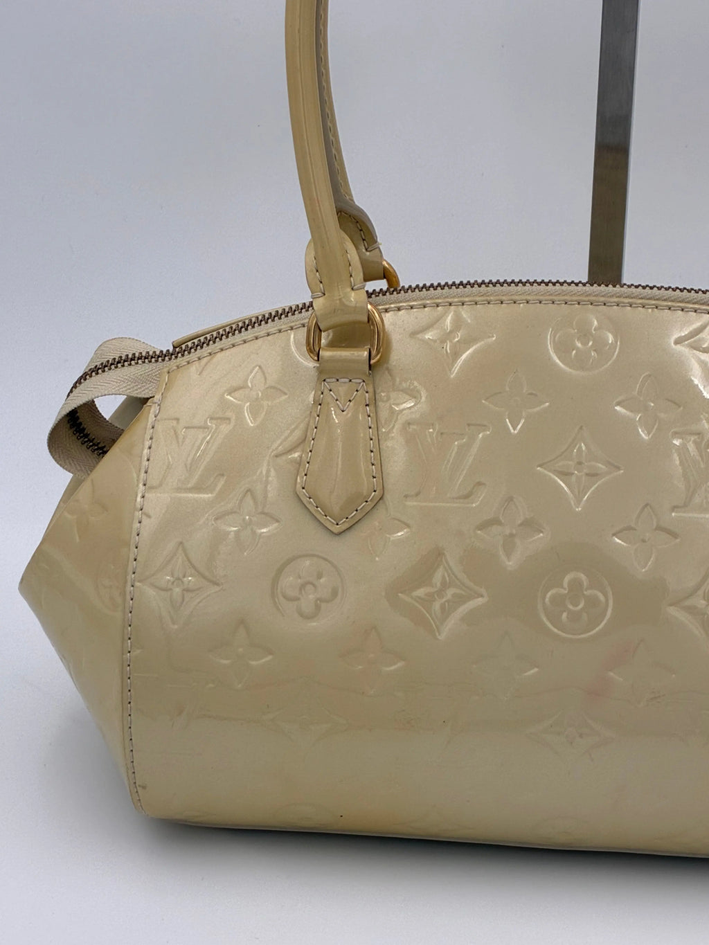 Preloved | Louis Vuitton Monogram Vernis Sherwood PM Håndtaske i Beige Louis Vuitton