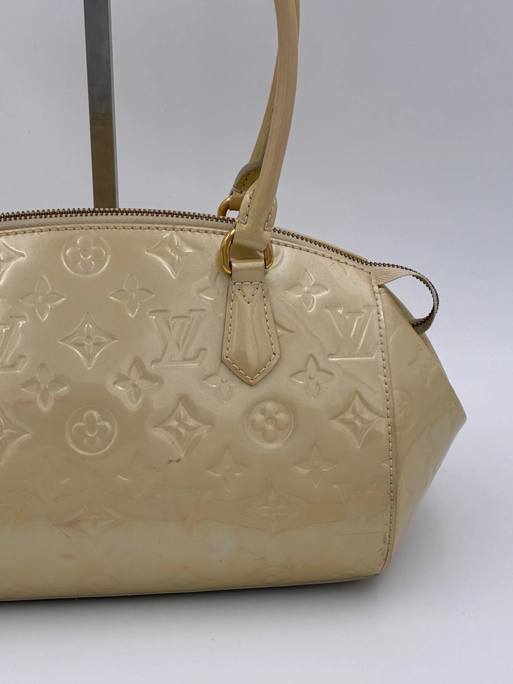Preloved | Louis Vuitton Monogram Vernis Sherwood PM Håndtaske i Beige Louis Vuitton