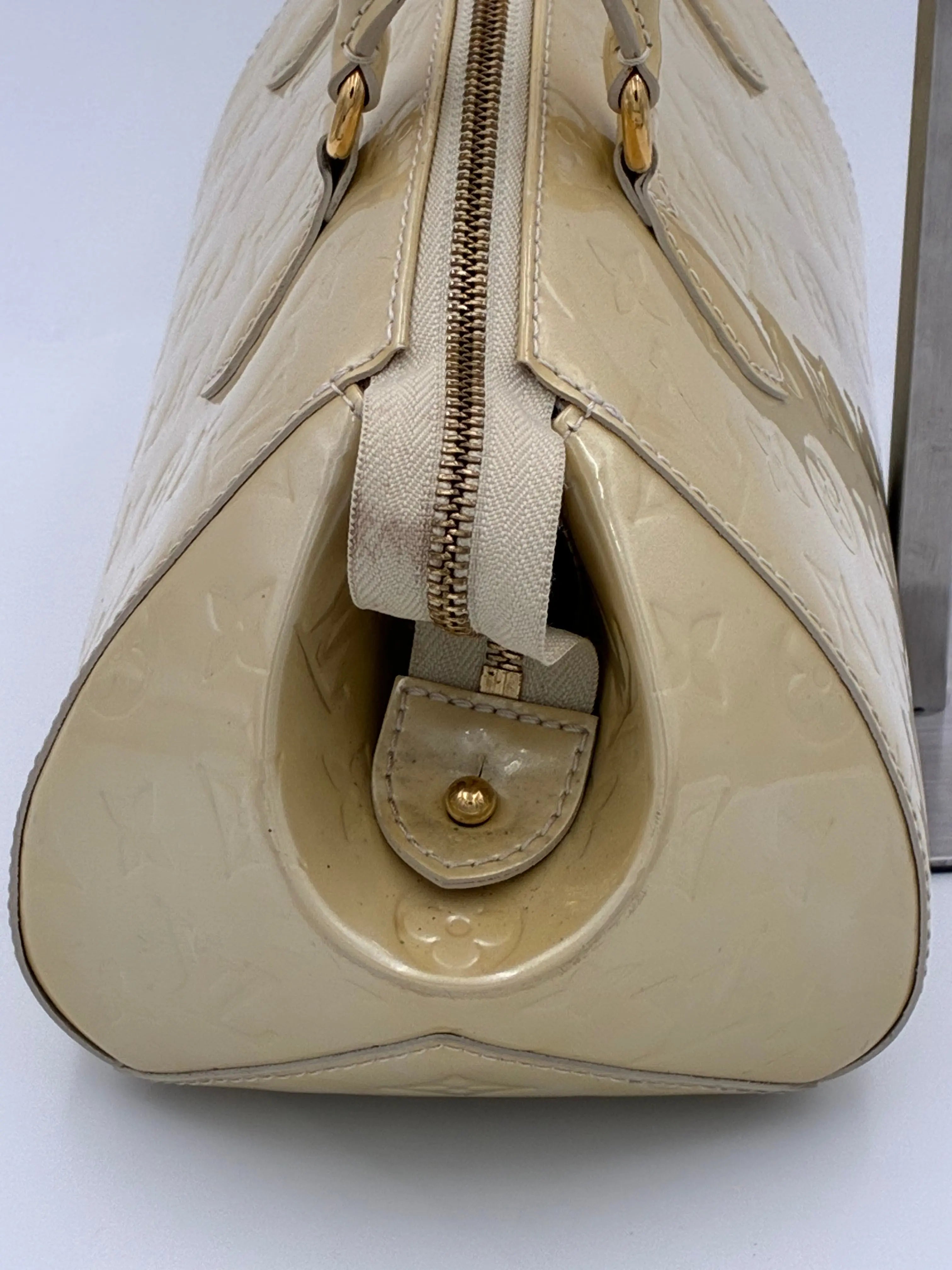 Preloved | Louis Vuitton Monogram Vernis Sherwood PM Håndtaske i Beige Louis Vuitton