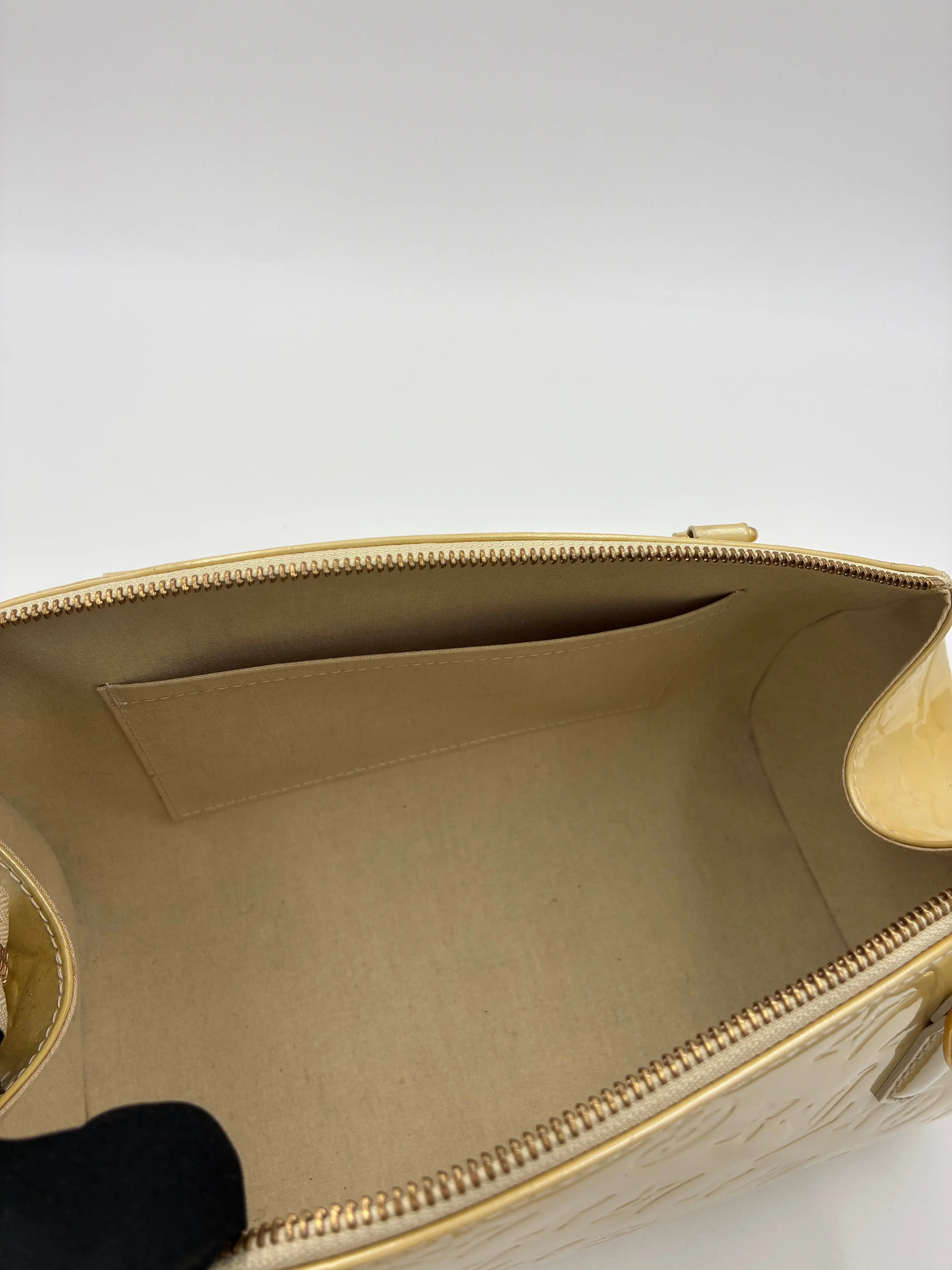 Preloved | Louis Vuitton Monogram Vernis Sherwood PM Håndtaske i Beige Louis Vuitton